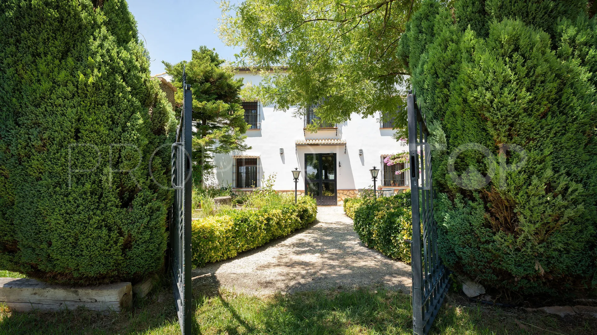 Marmolejo, finca de 6 dormitorios en venta