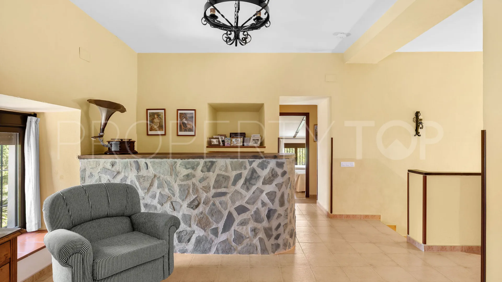 Marmolejo, finca de 6 dormitorios en venta