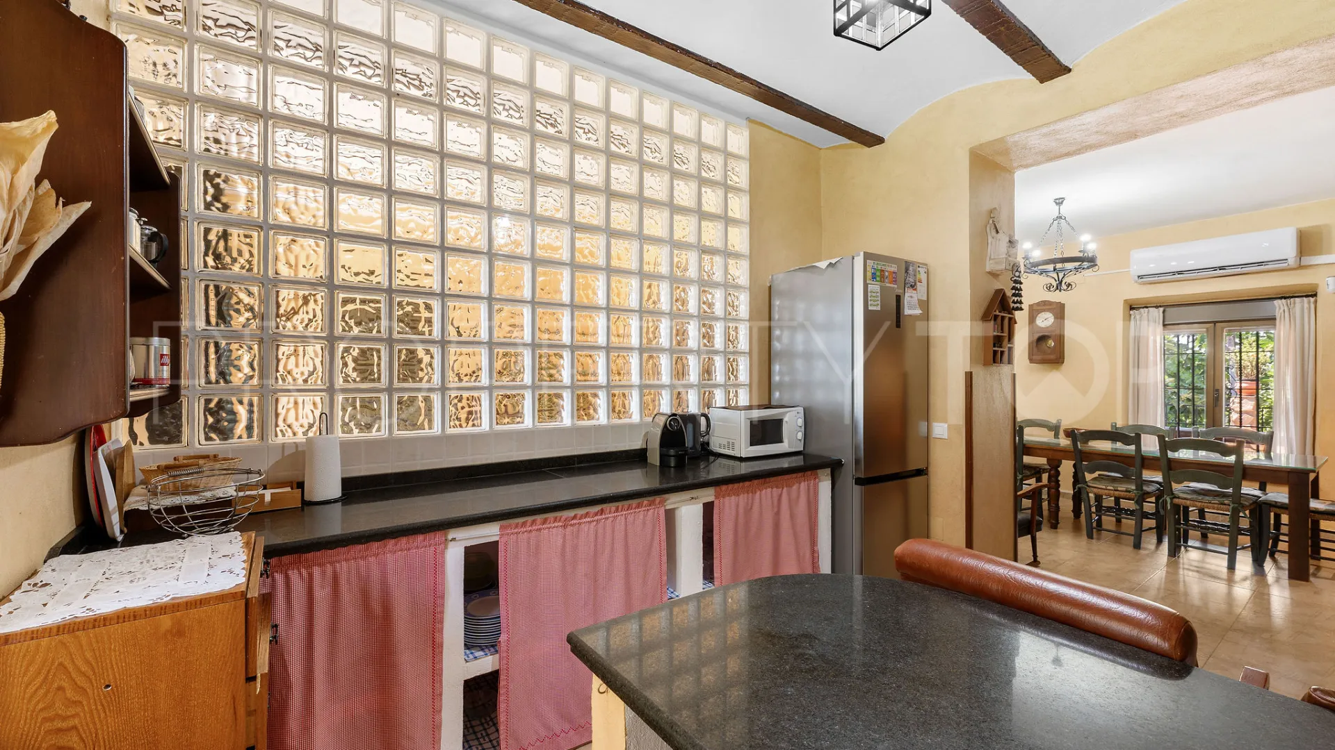 Marmolejo, finca de 6 dormitorios en venta