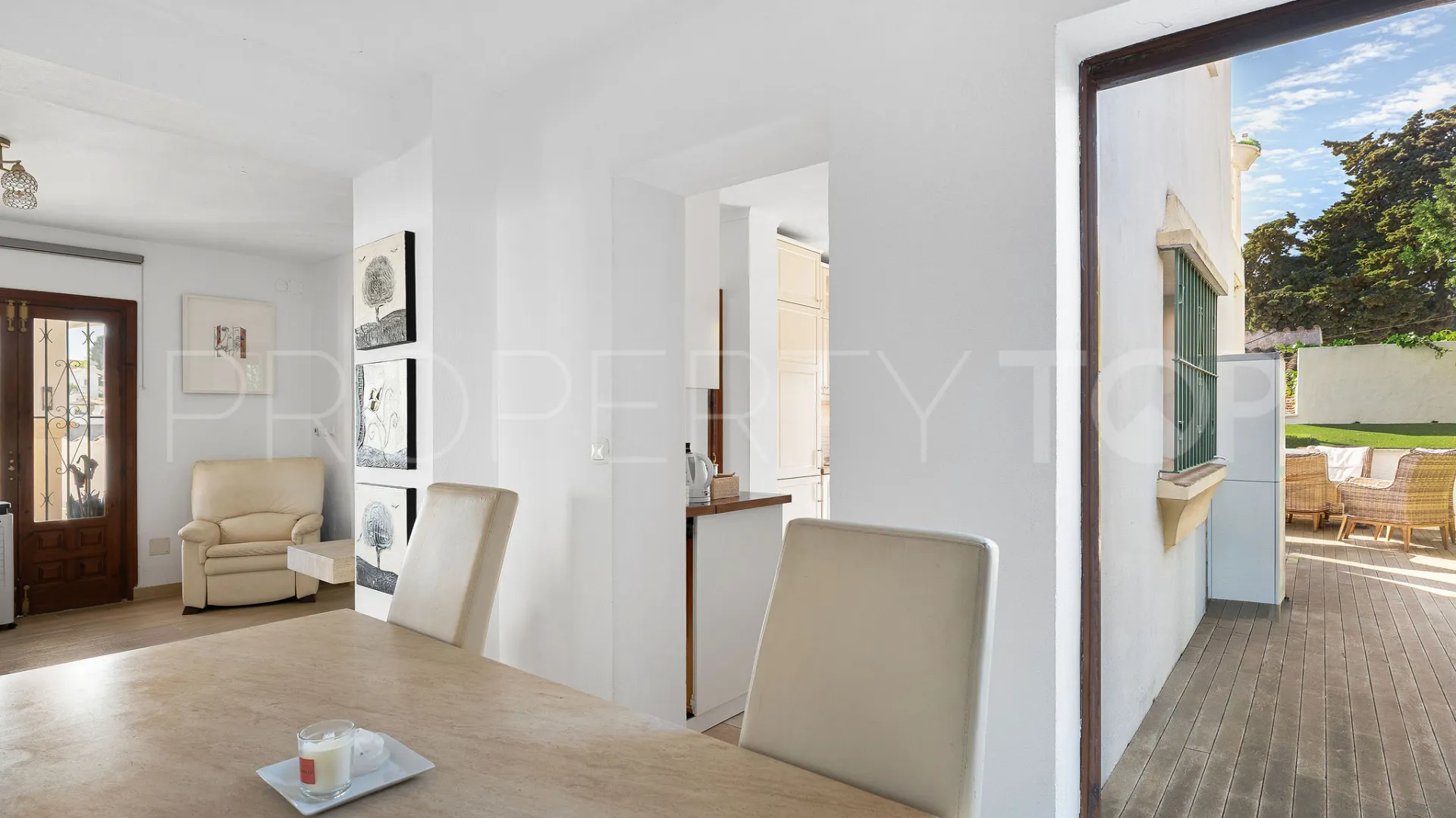 For sale 4 bedrooms villa in La Campana