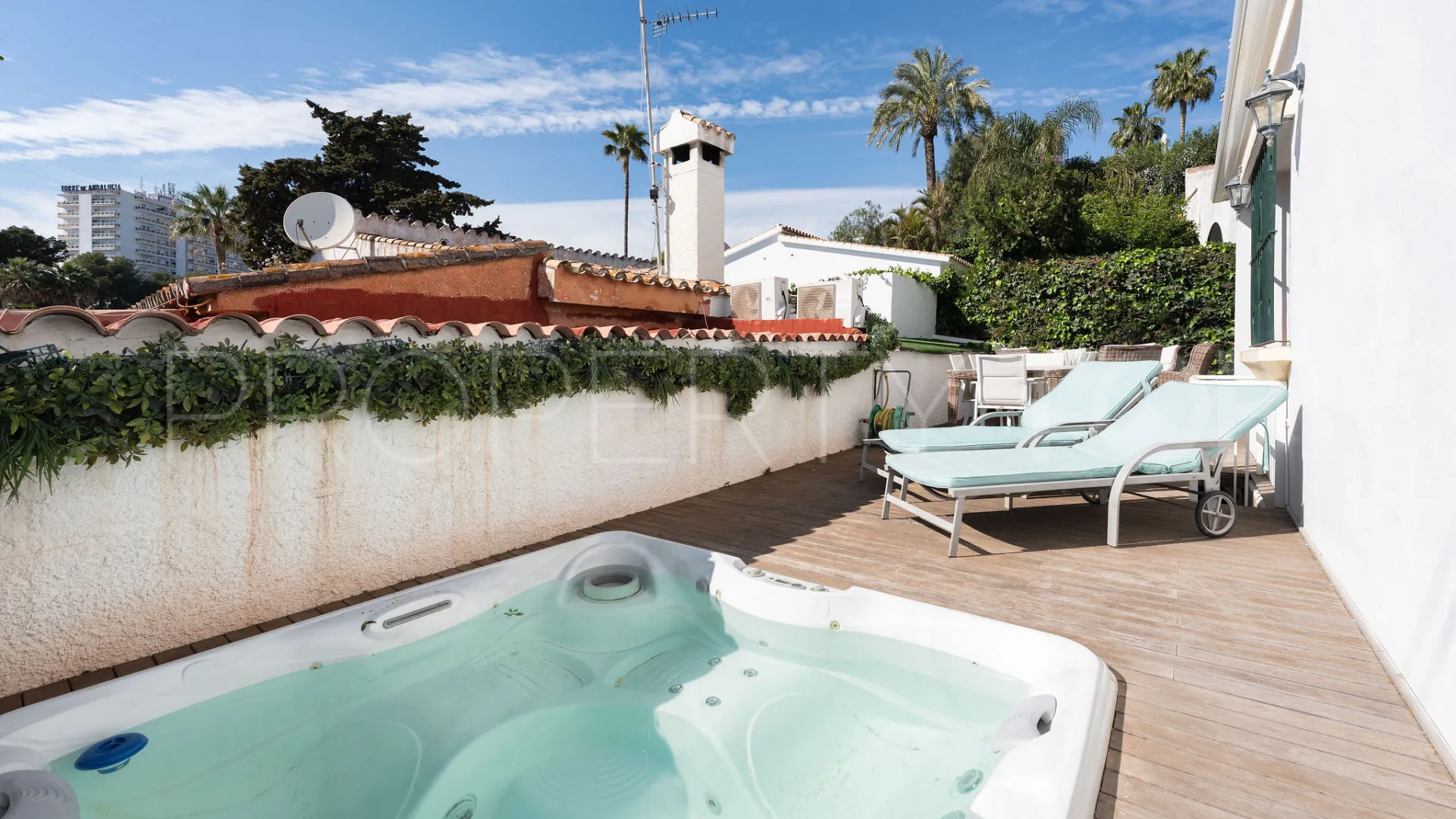 For sale 4 bedrooms villa in La Campana
