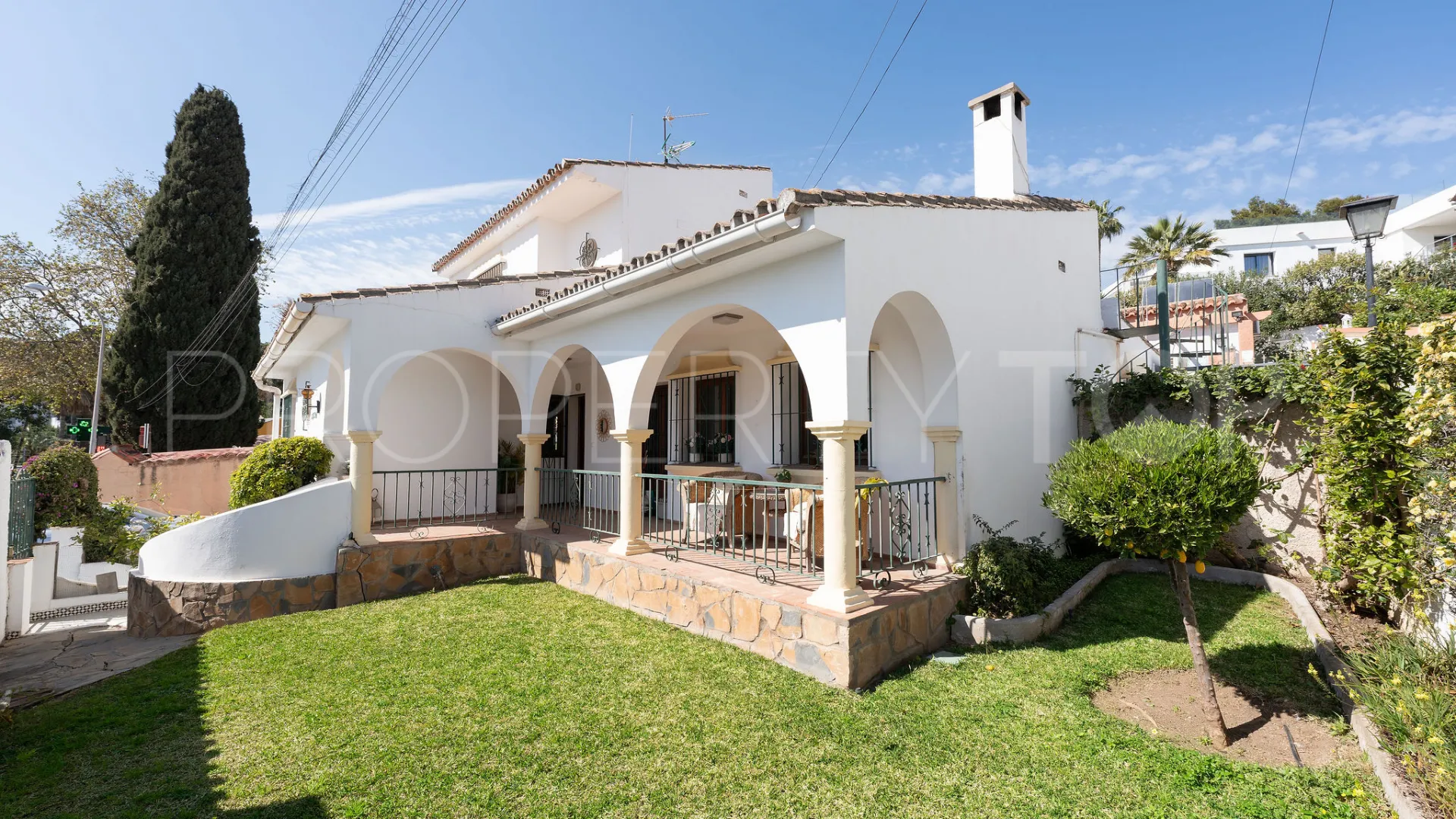 For sale 4 bedrooms villa in La Campana