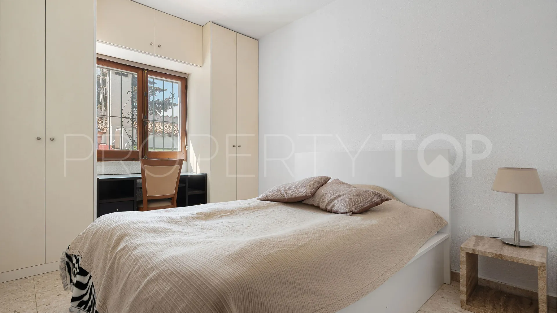 For sale 4 bedrooms villa in La Campana