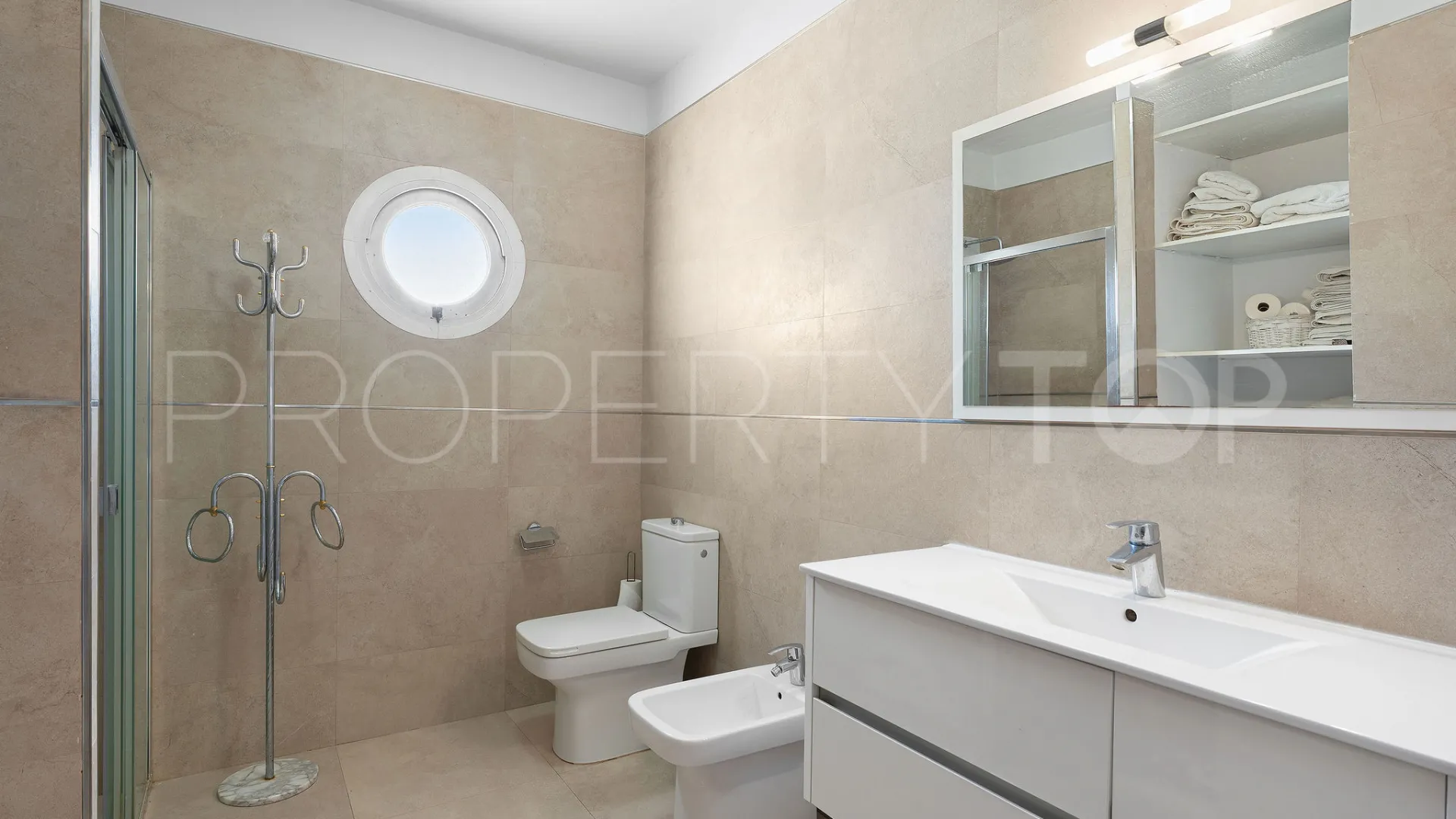 For sale 4 bedrooms villa in La Campana