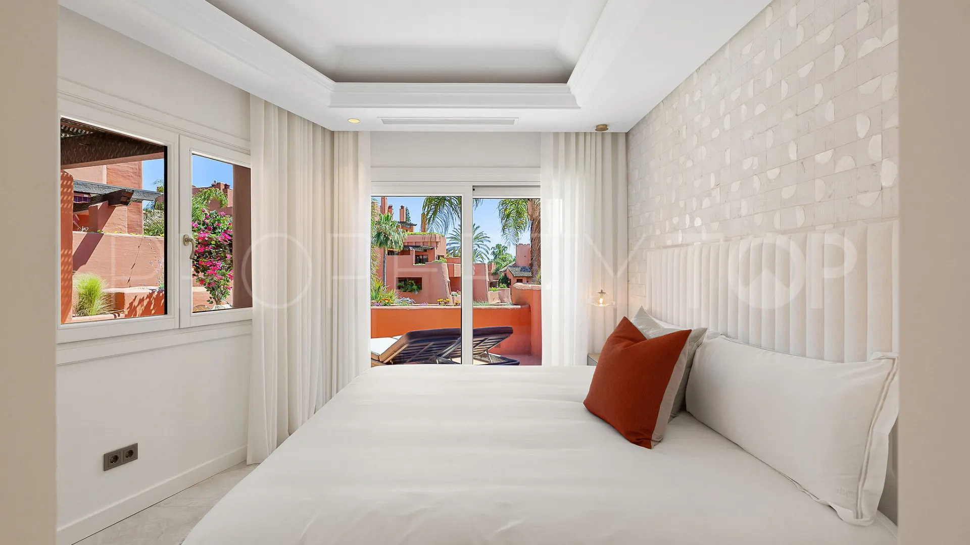Duplex penthouse for sale in Torre Bermeja
