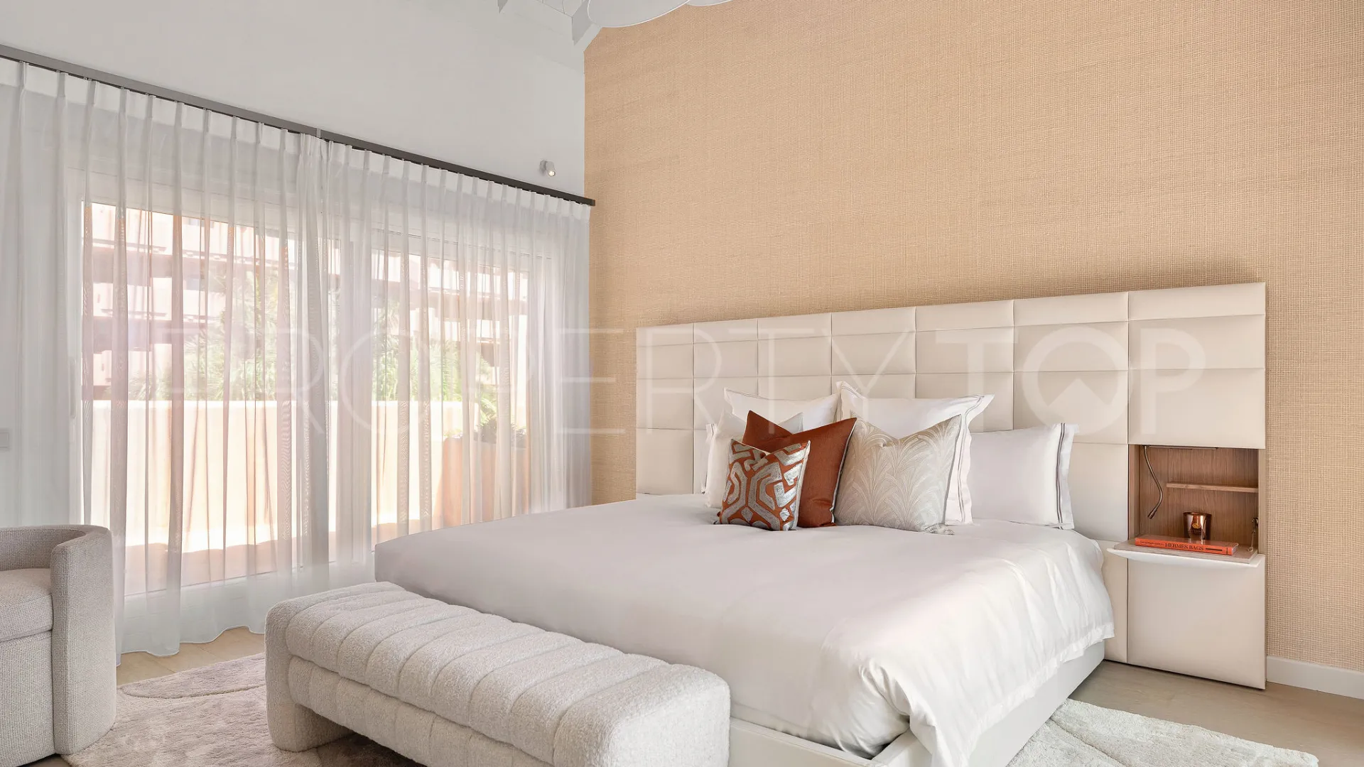 Duplex penthouse for sale in Torre Bermeja