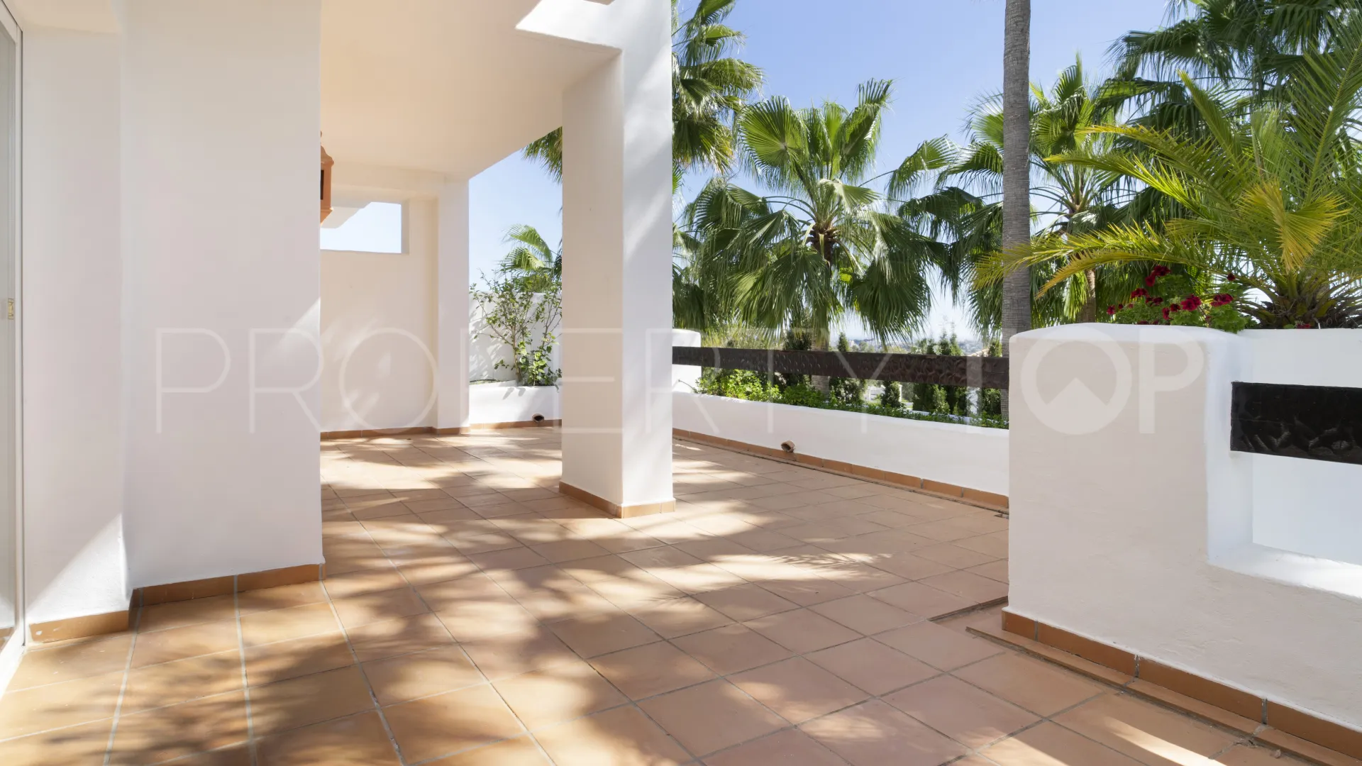 Apartamento en venta en Las Tortugas de Aloha de 3 dormitorios