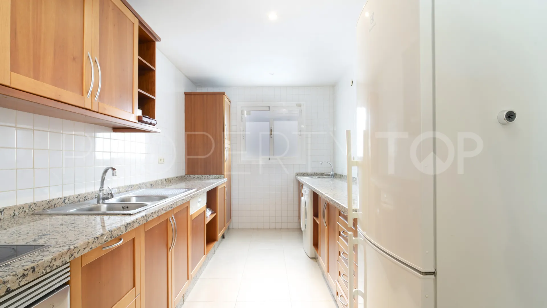 Apartamento en venta en Las Tortugas de Aloha de 3 dormitorios