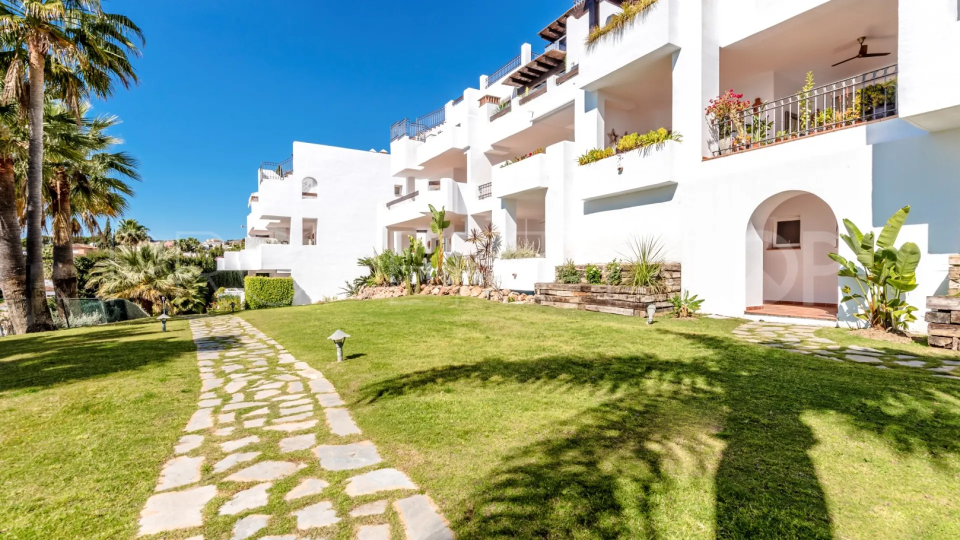 Apartamento en venta en Las Tortugas de Aloha de 3 dormitorios