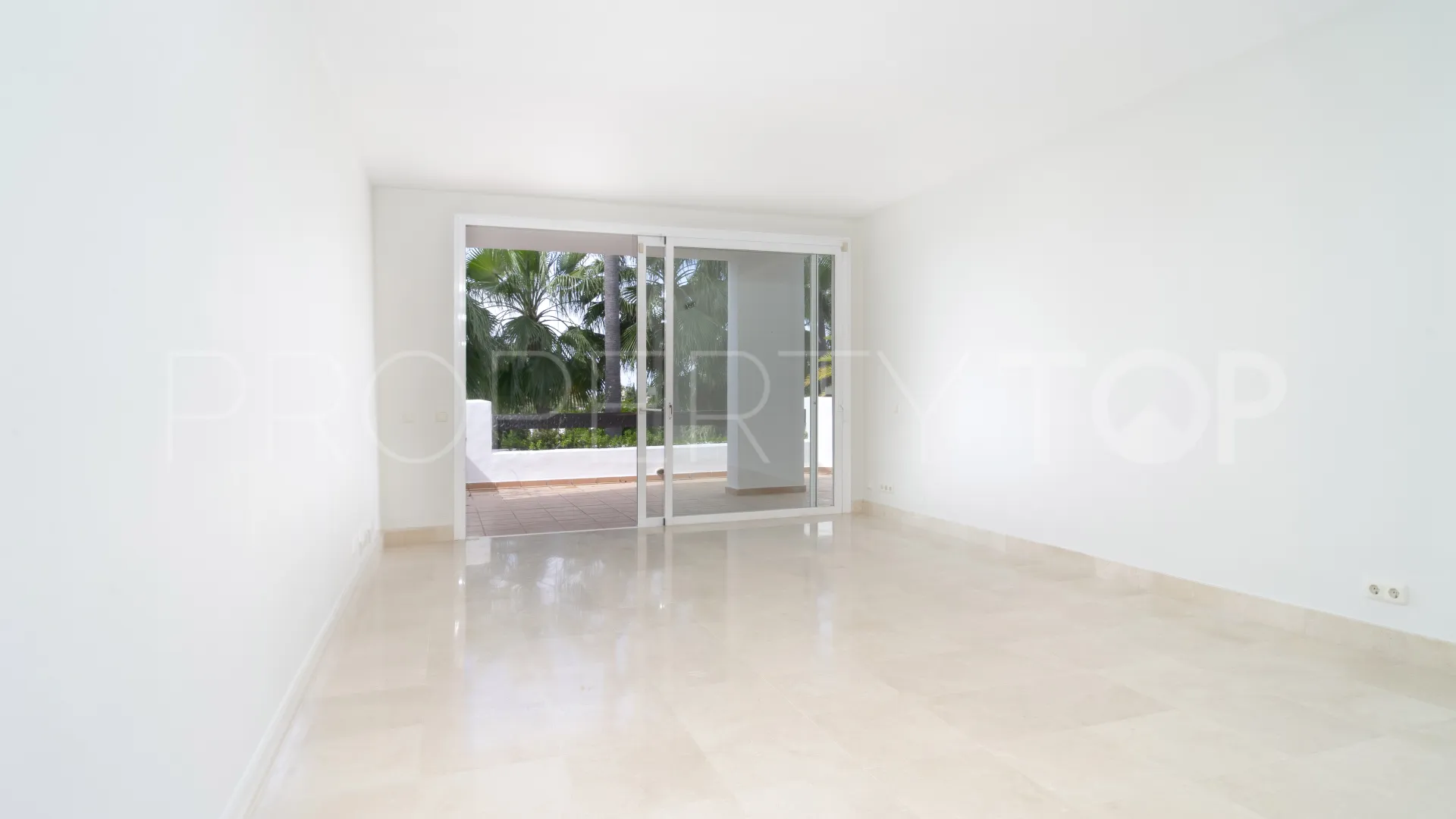 Apartamento en venta en Las Tortugas de Aloha de 3 dormitorios