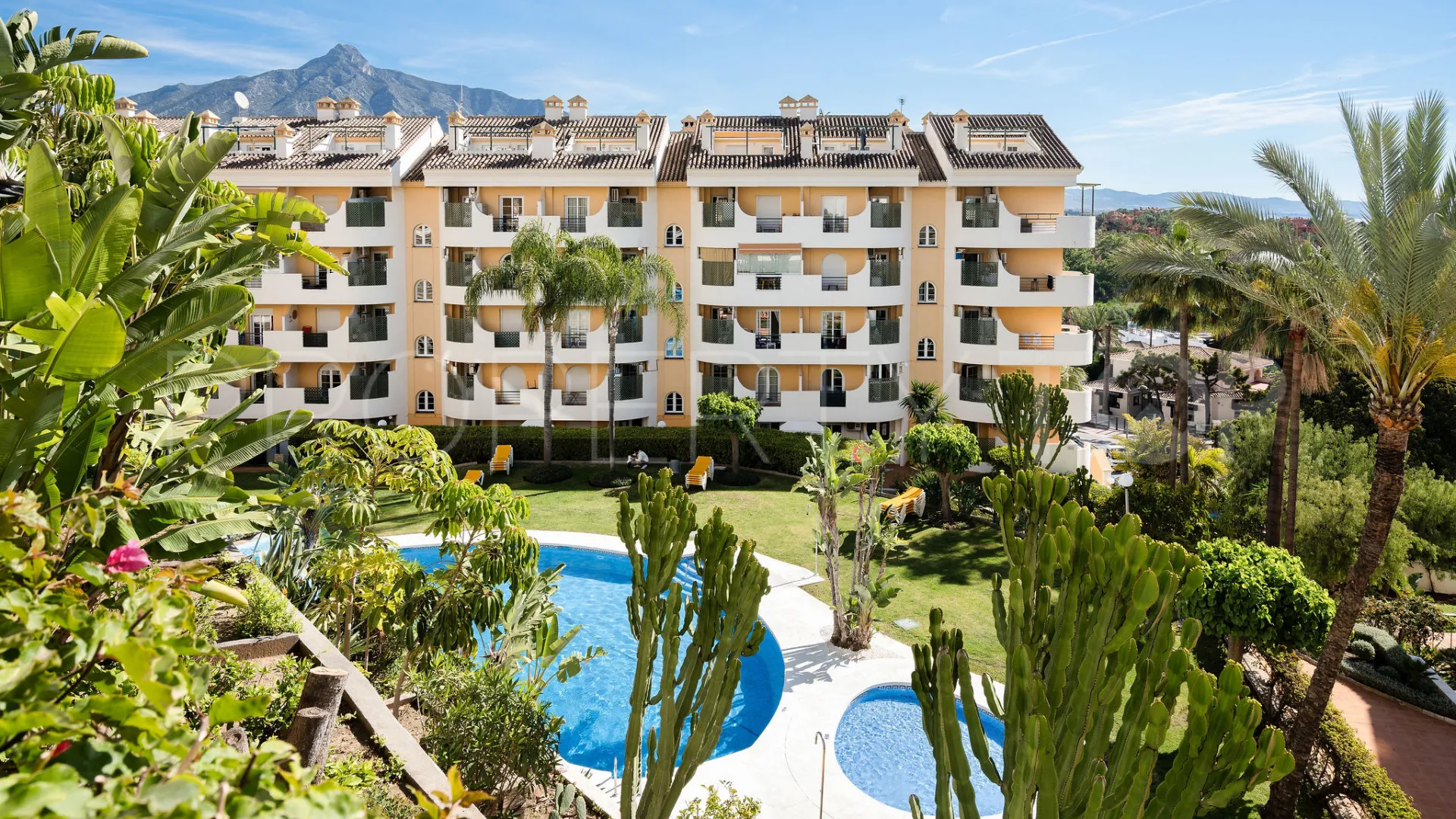 Atico duplex en venta en Señorio de Aloha