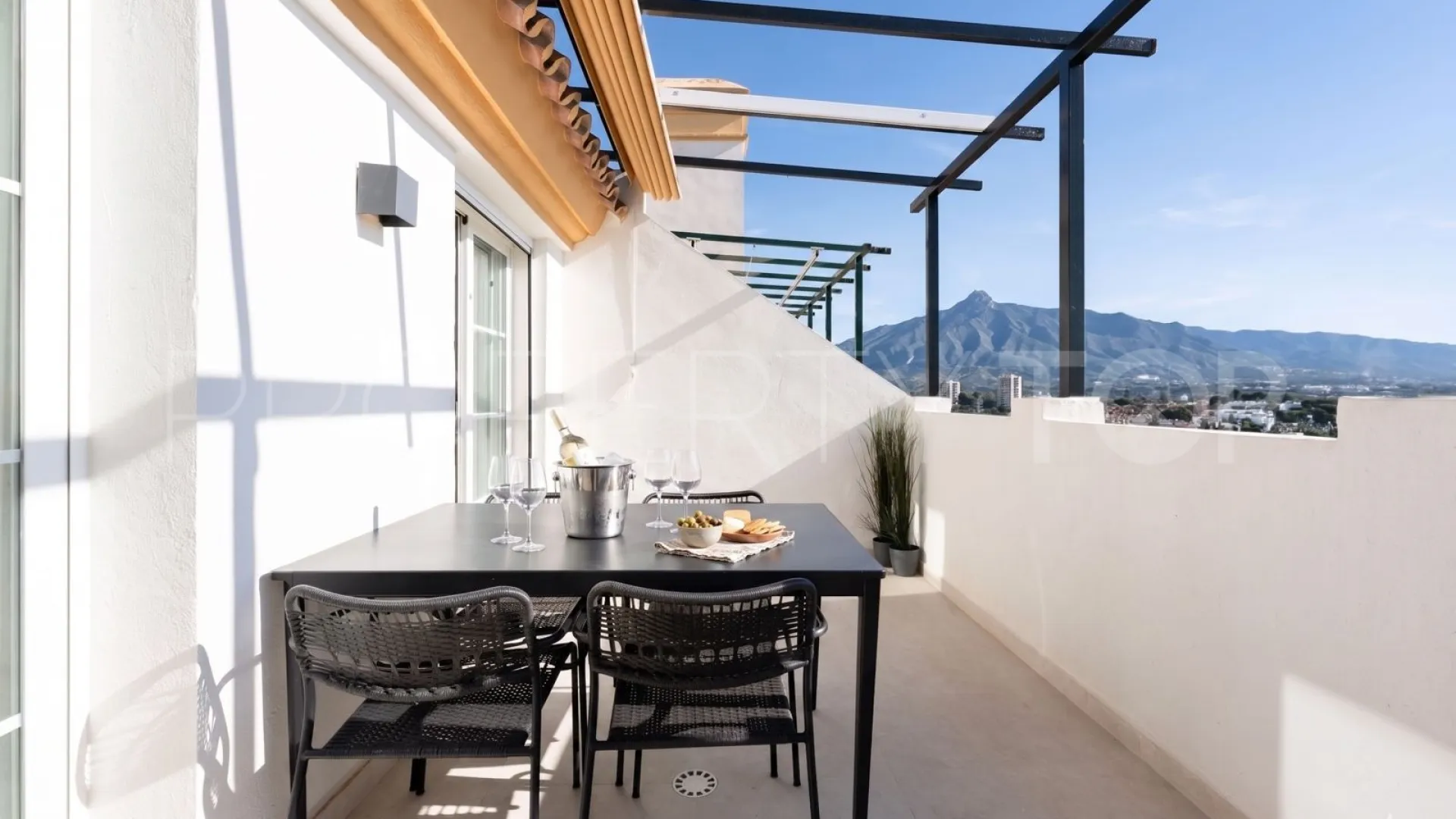 Atico duplex en venta en Señorio de Aloha