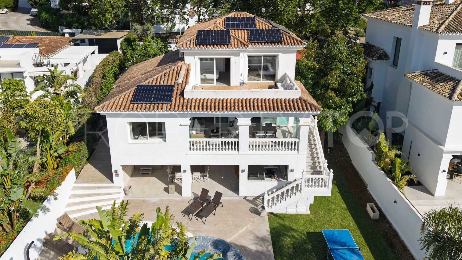 Se vende villa con 4 dormitorios en La Campana
