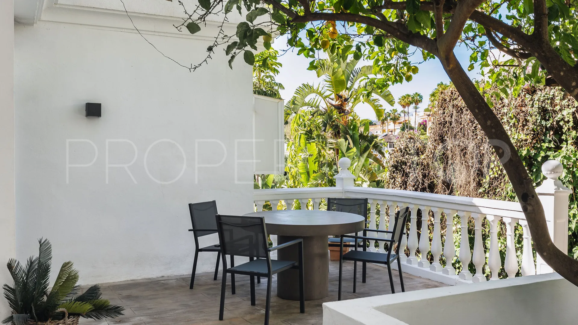 Se vende villa con 4 dormitorios en La Campana