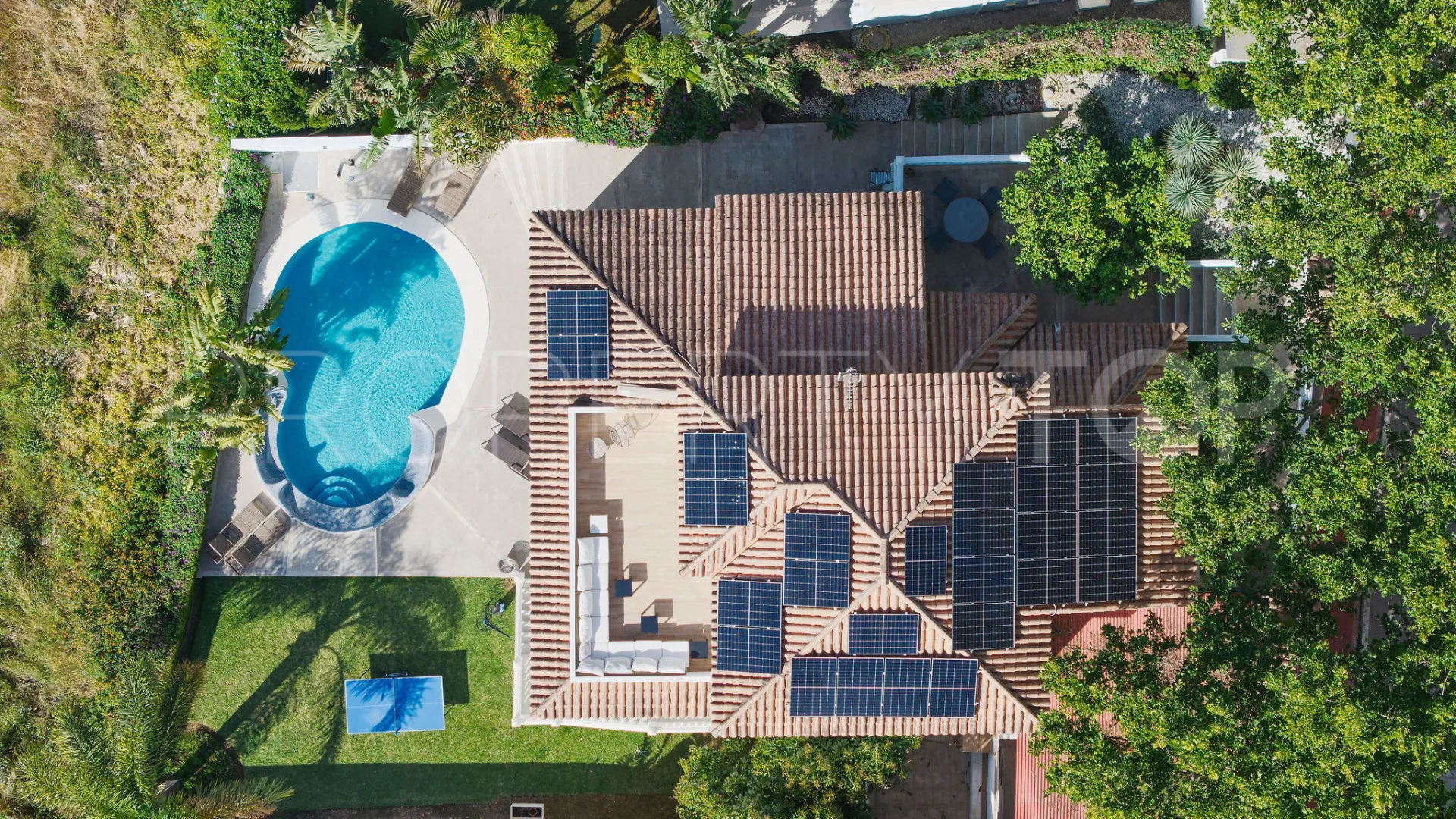 Se vende villa con 4 dormitorios en La Campana