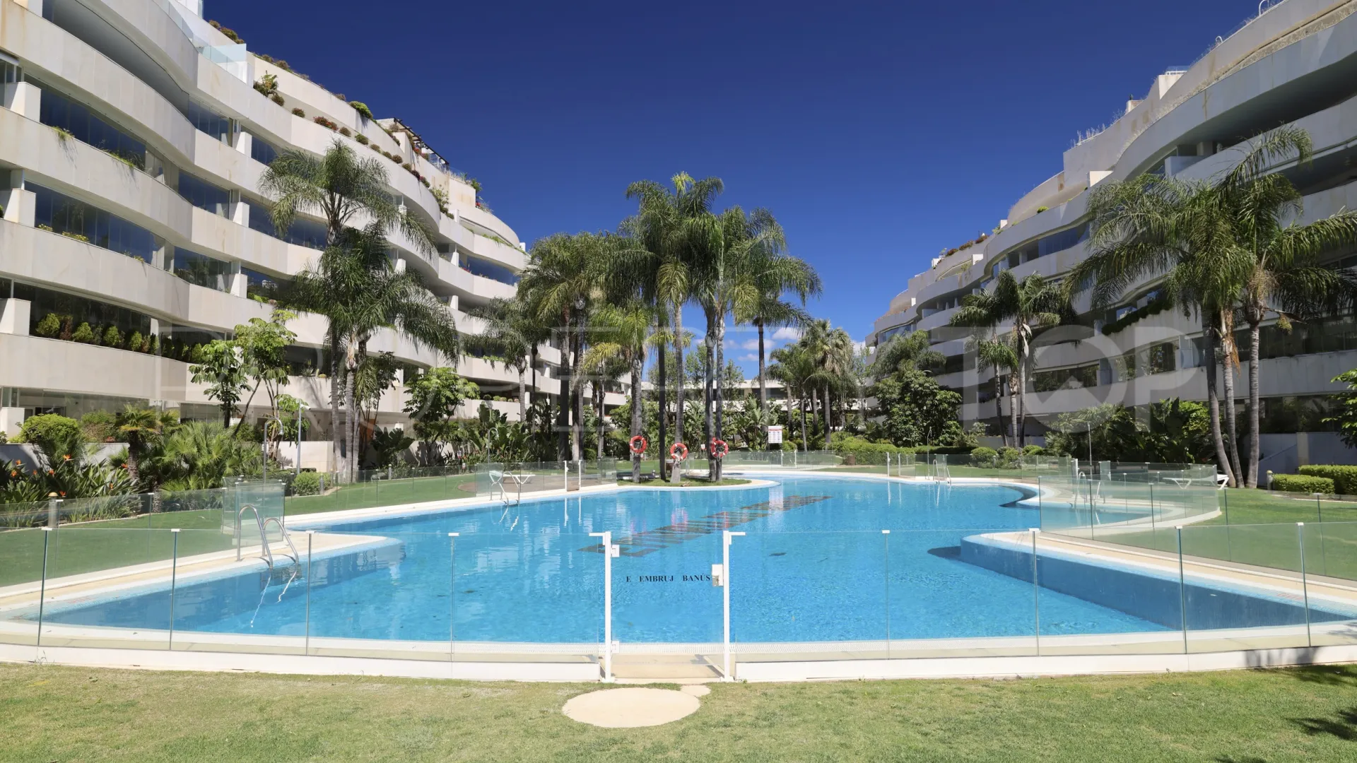 El Embrujo Banús 2 bedrooms ground floor apartment for sale