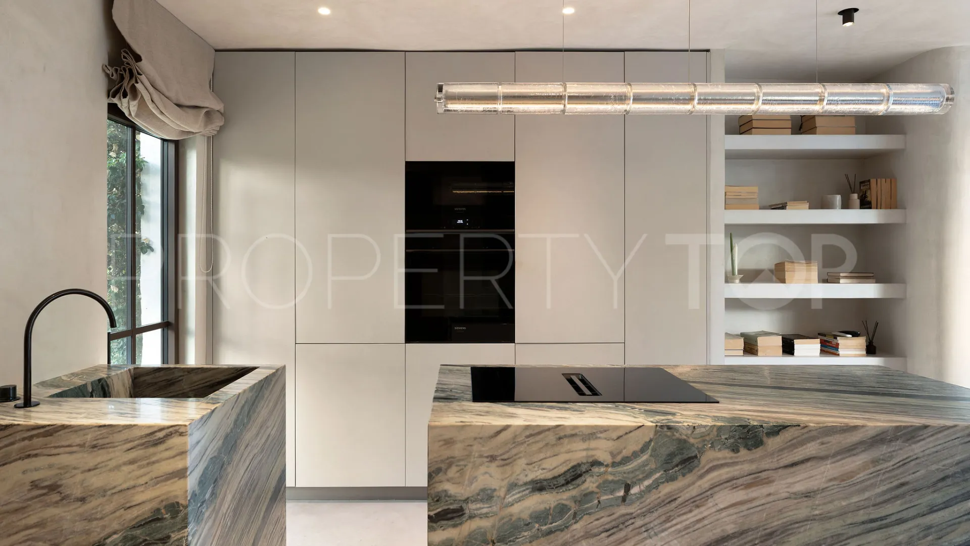 For sale town house in El Naranjal with 2 bedrooms