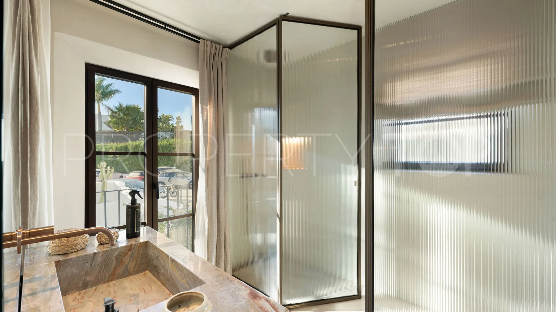 For sale town house in El Naranjal with 2 bedrooms