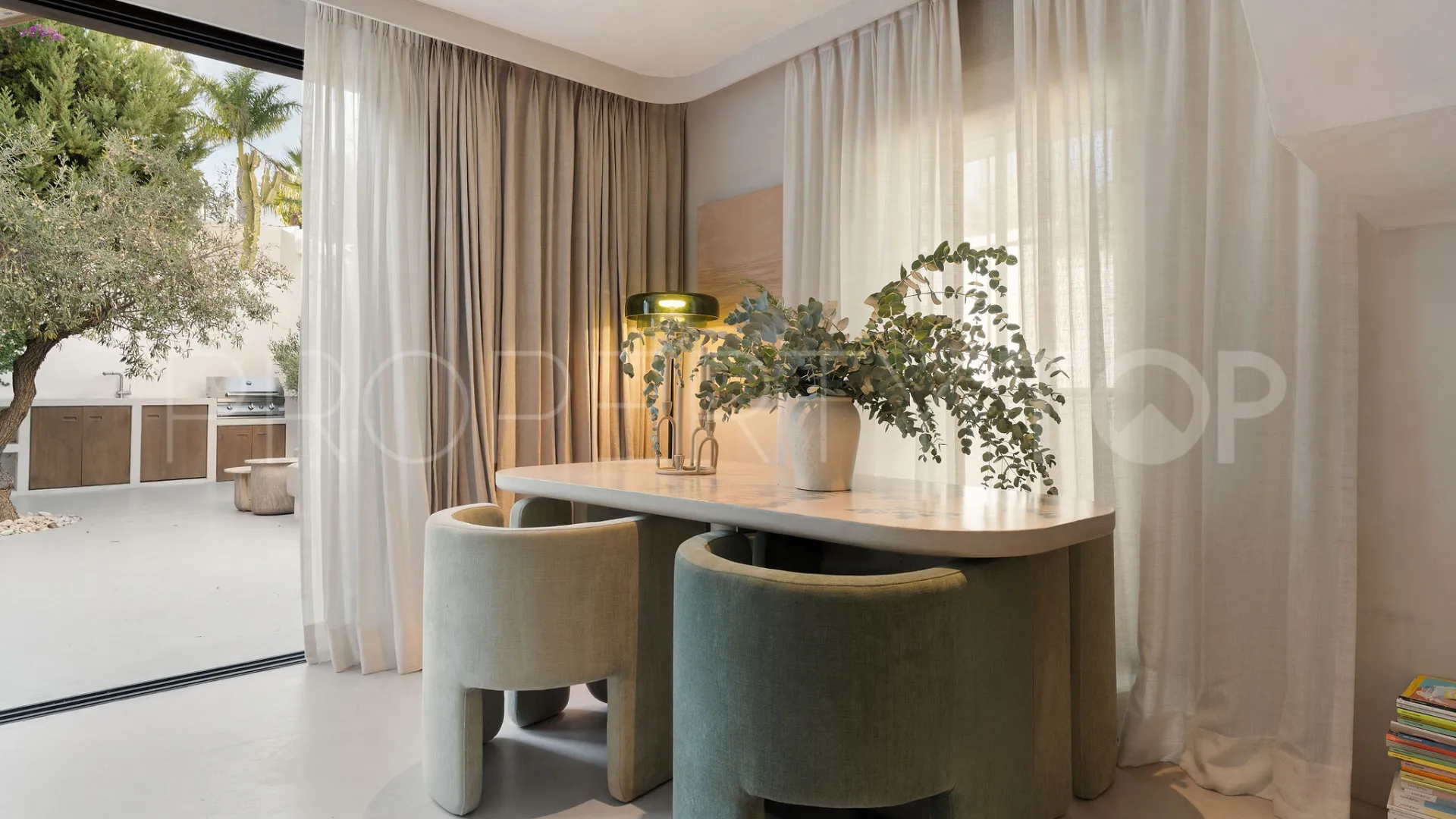 For sale town house in El Naranjal with 2 bedrooms