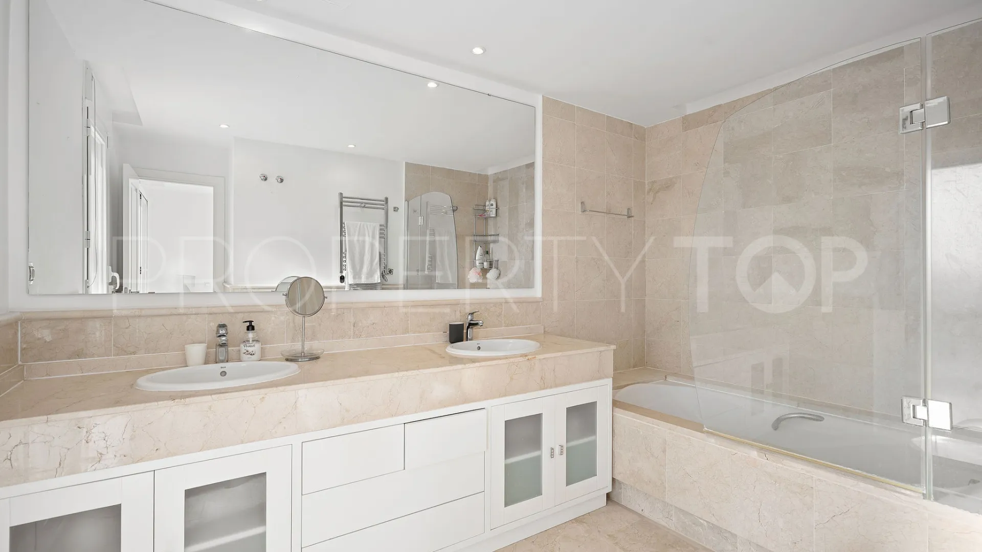 Duplex penthouse with 3 bedrooms for sale in Aloha Royal