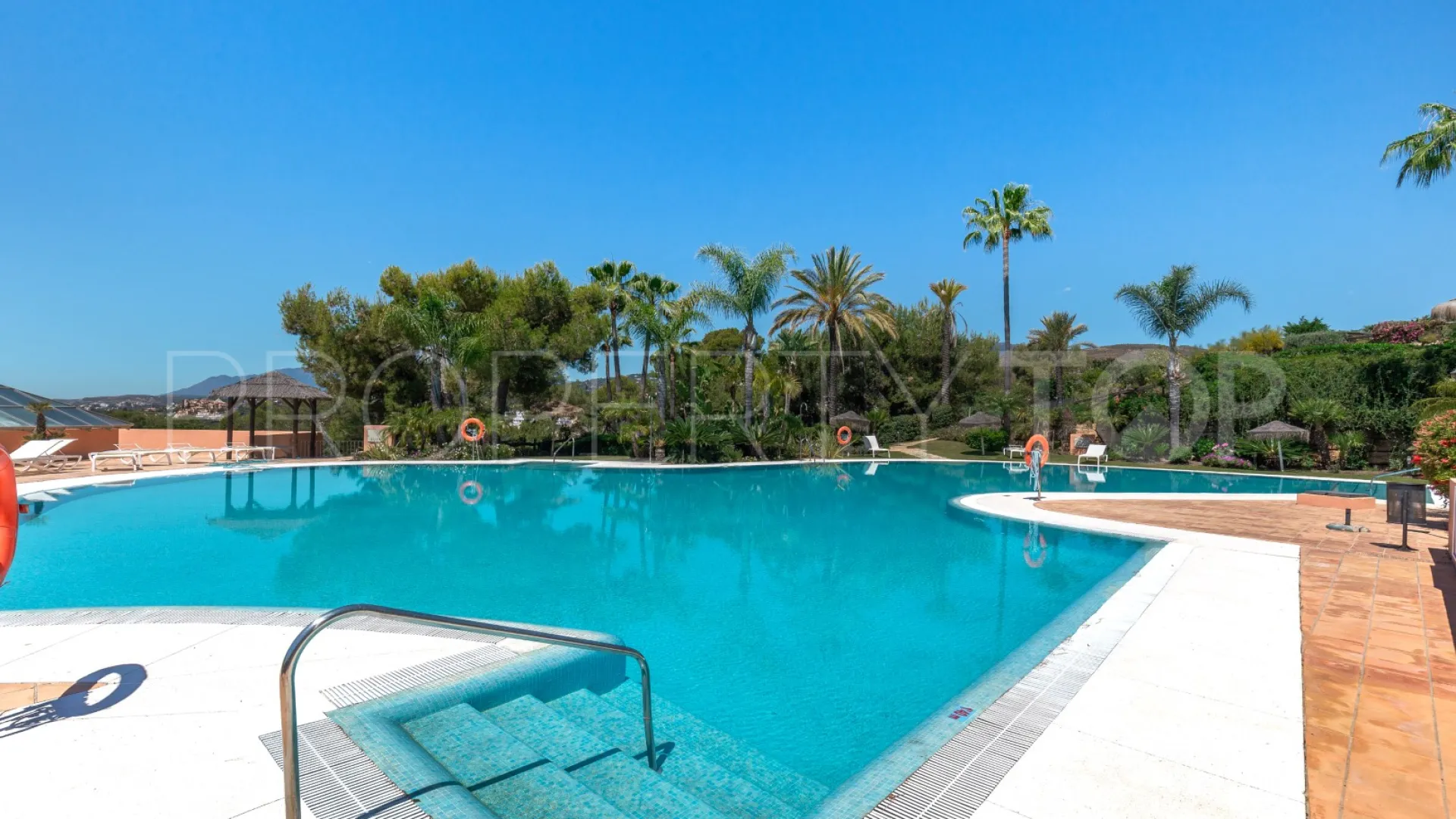 Duplex penthouse with 4 bedrooms for sale in Aloha Park