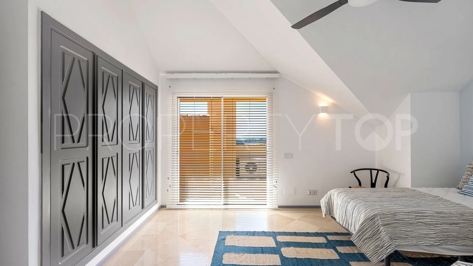 Duplex penthouse with 4 bedrooms for sale in Aloha Park