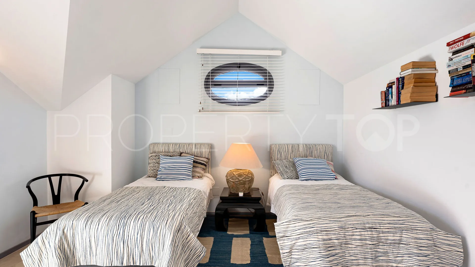 Duplex penthouse with 4 bedrooms for sale in Aloha Park
