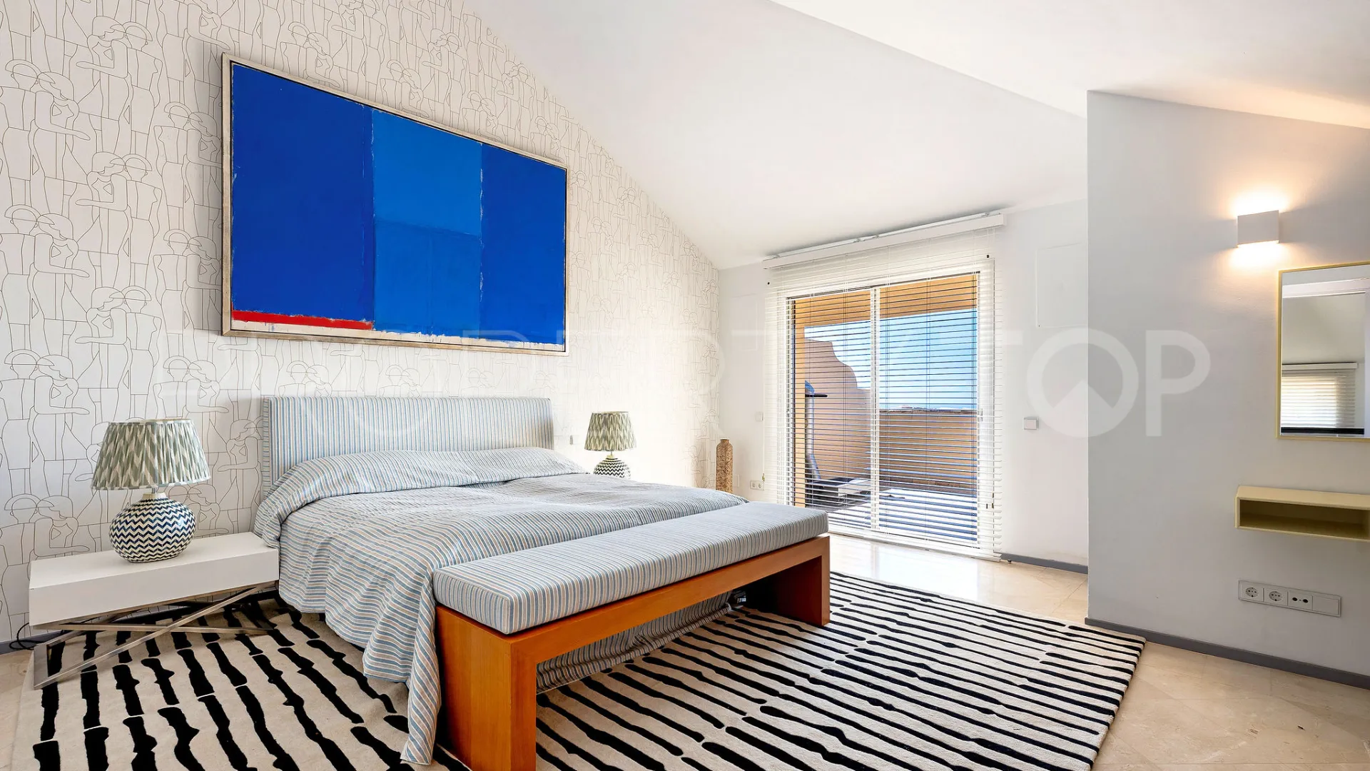 Duplex penthouse with 4 bedrooms for sale in Aloha Park