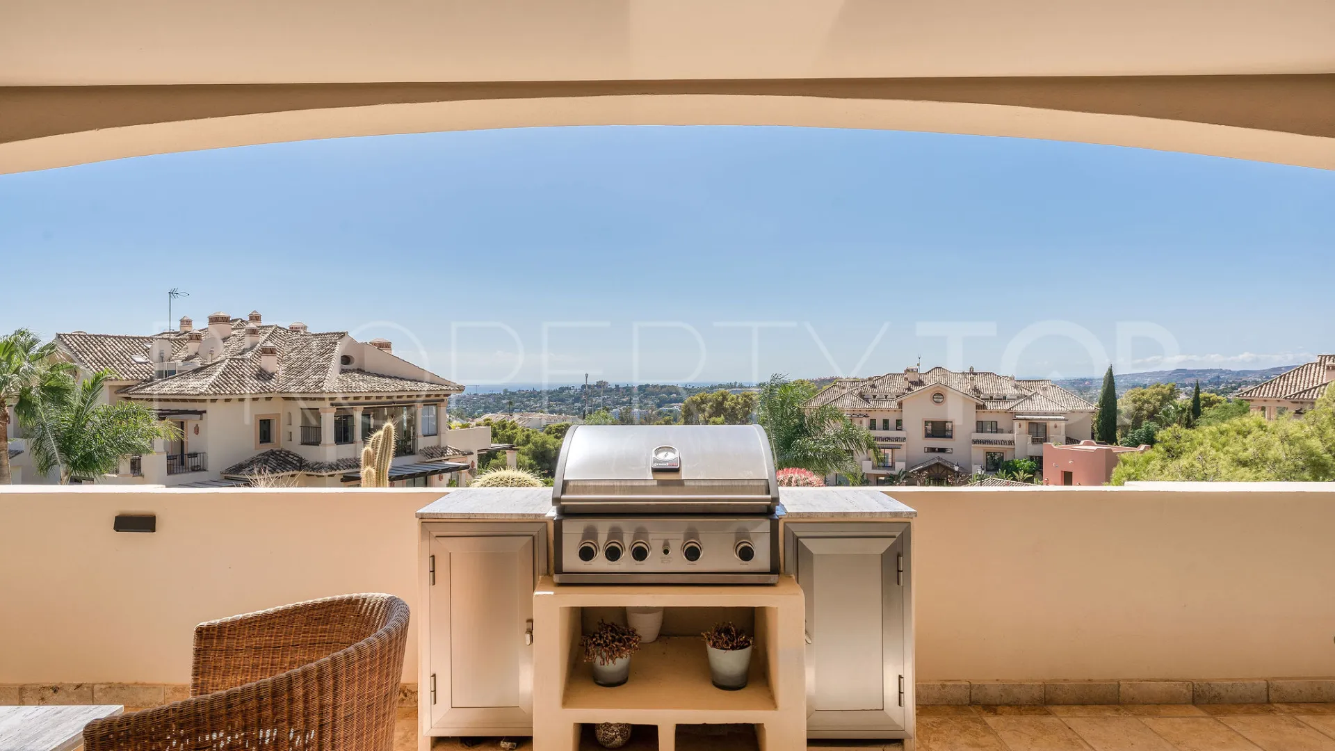 Duplex penthouse with 4 bedrooms for sale in Aloha Park