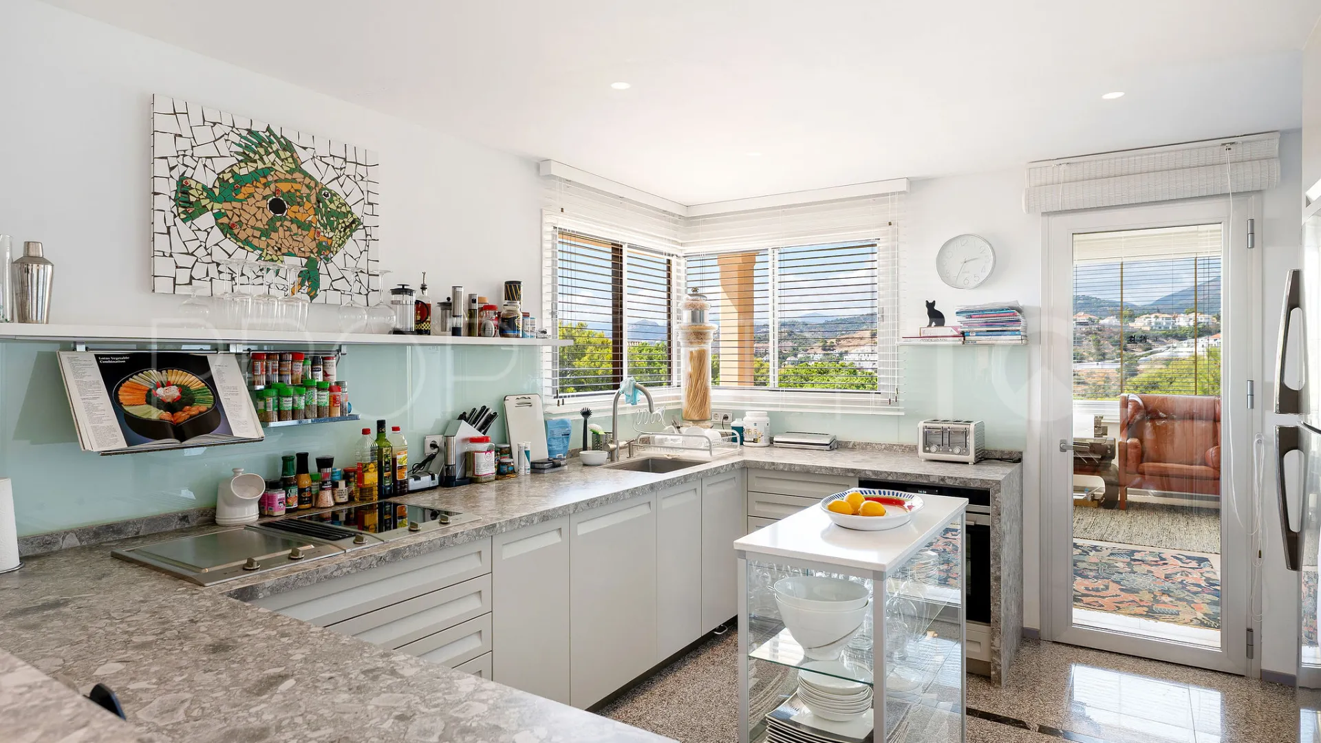 Duplex penthouse with 4 bedrooms for sale in Aloha Park