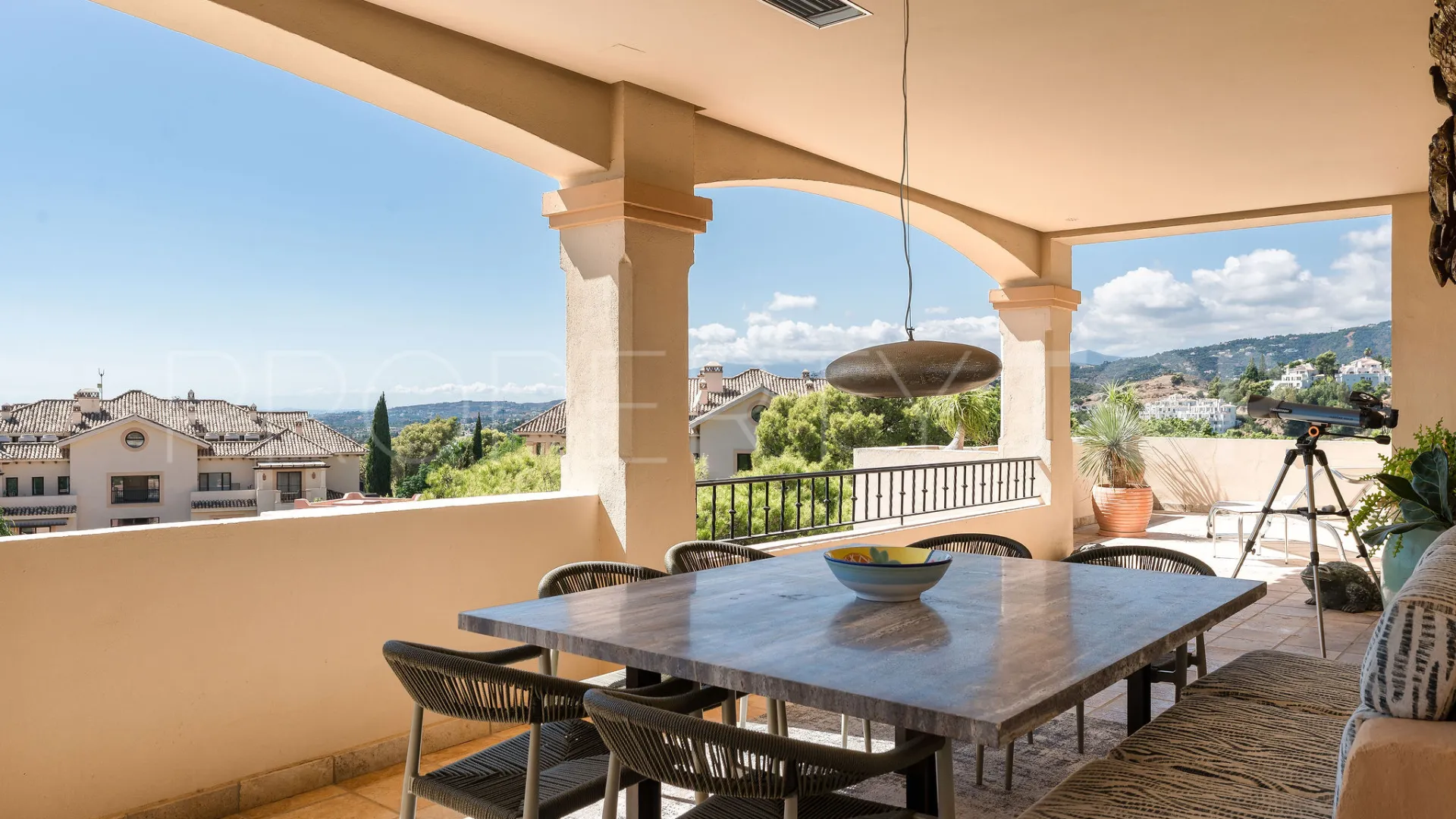 Duplex penthouse with 4 bedrooms for sale in Aloha Park