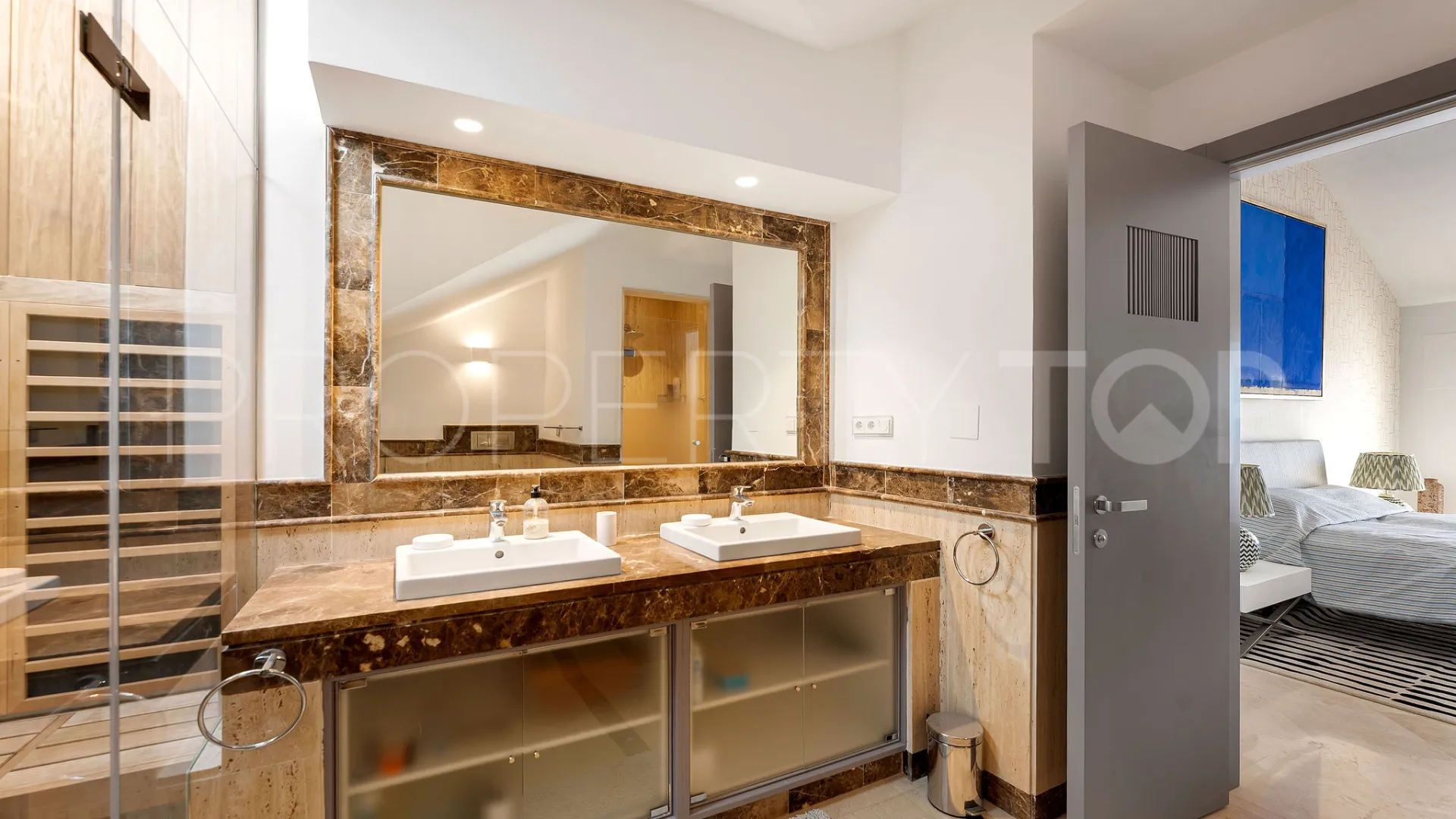 Duplex penthouse with 4 bedrooms for sale in Aloha Park