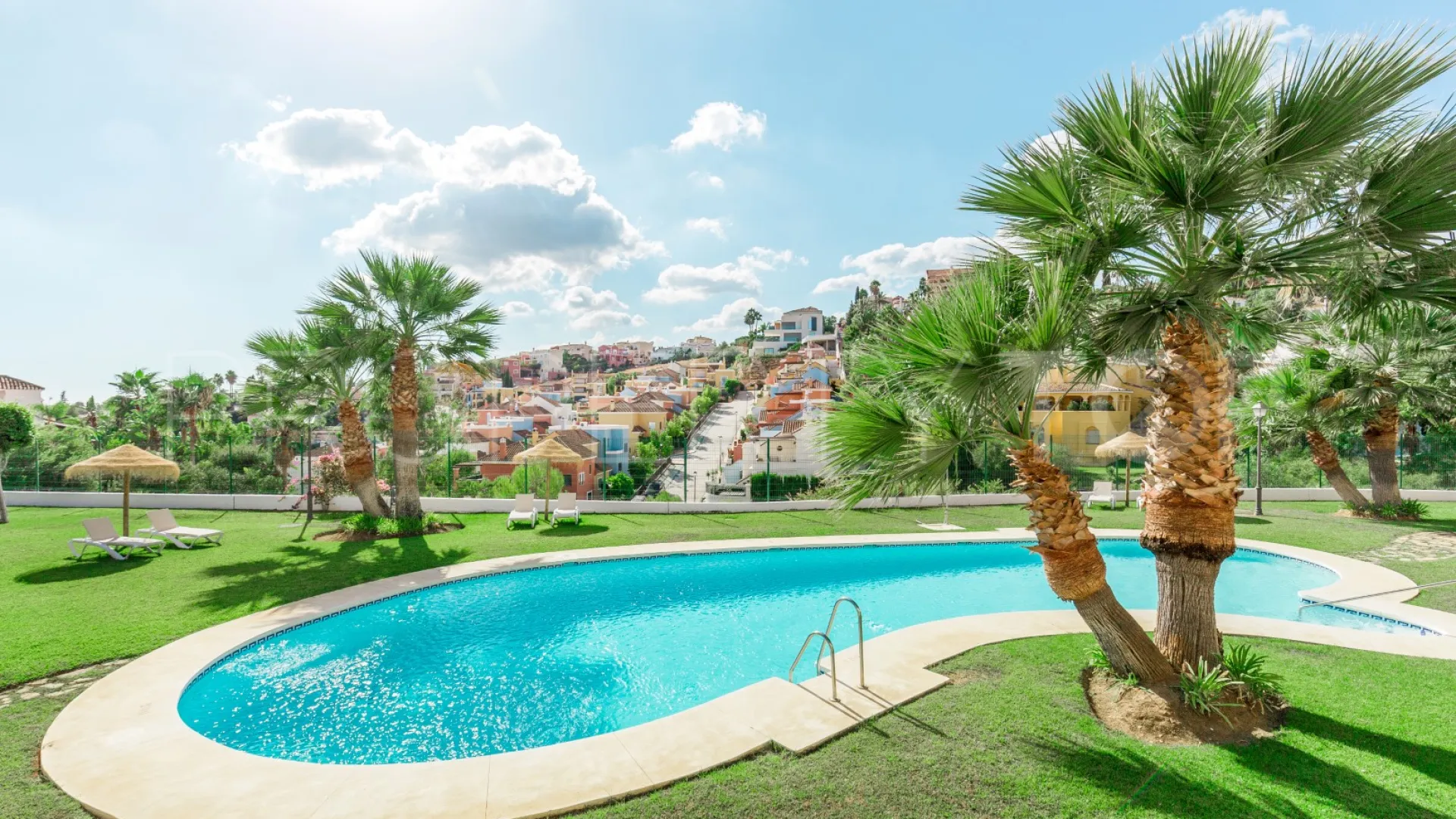 Apartamento planta baja a la venta de 2 dormitorios en Aloha Royal