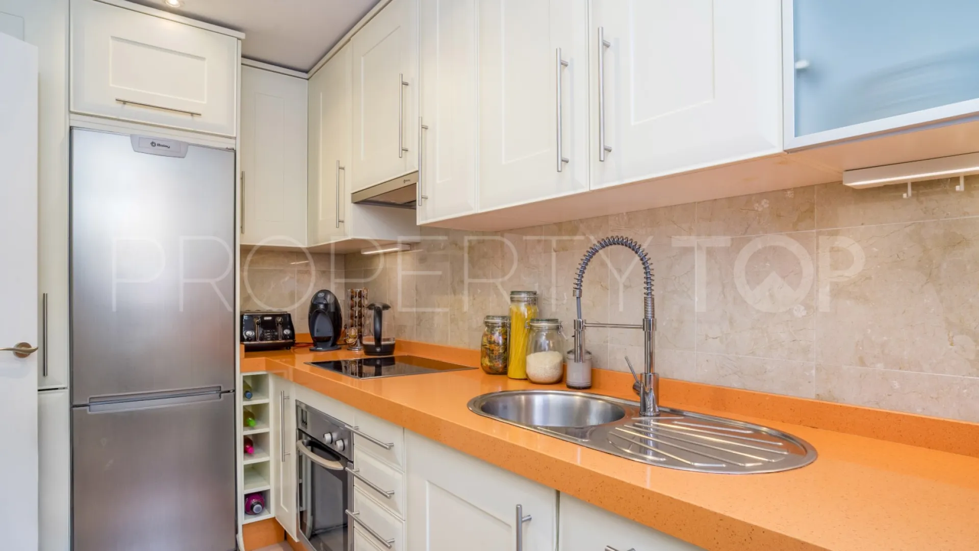 Apartamento planta baja a la venta de 2 dormitorios en Aloha Royal