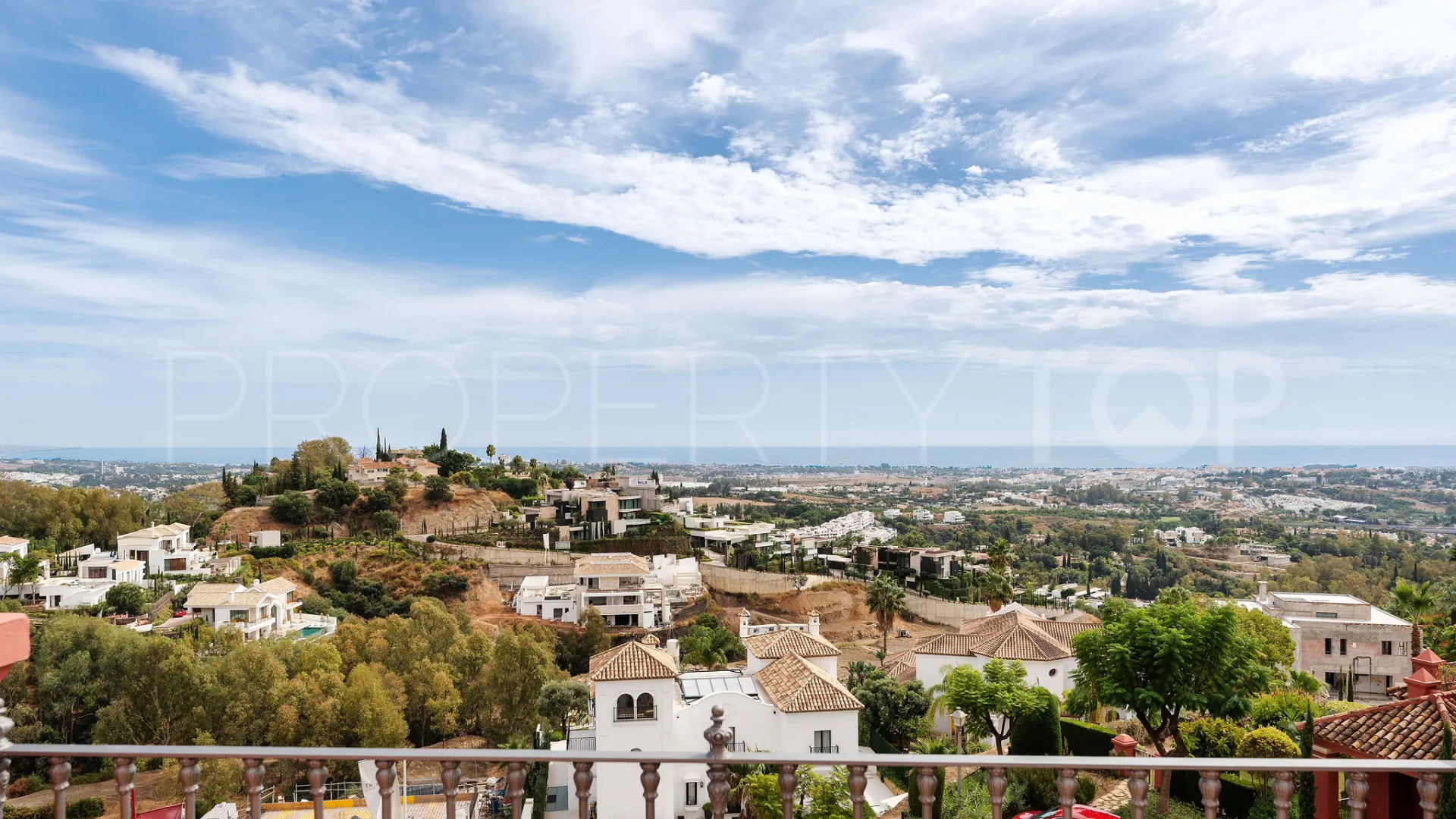 Town house in Monte Halcones for sale