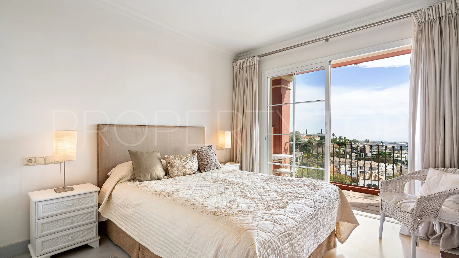 Town house in Monte Halcones for sale