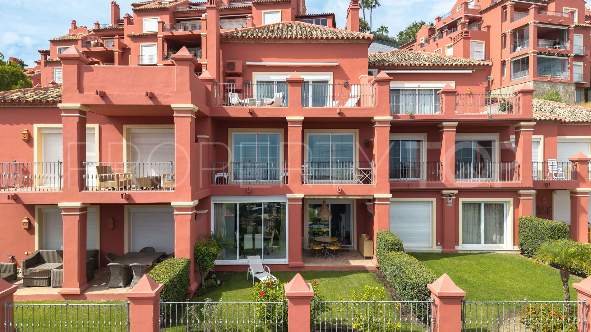 Town house in Monte Halcones for sale