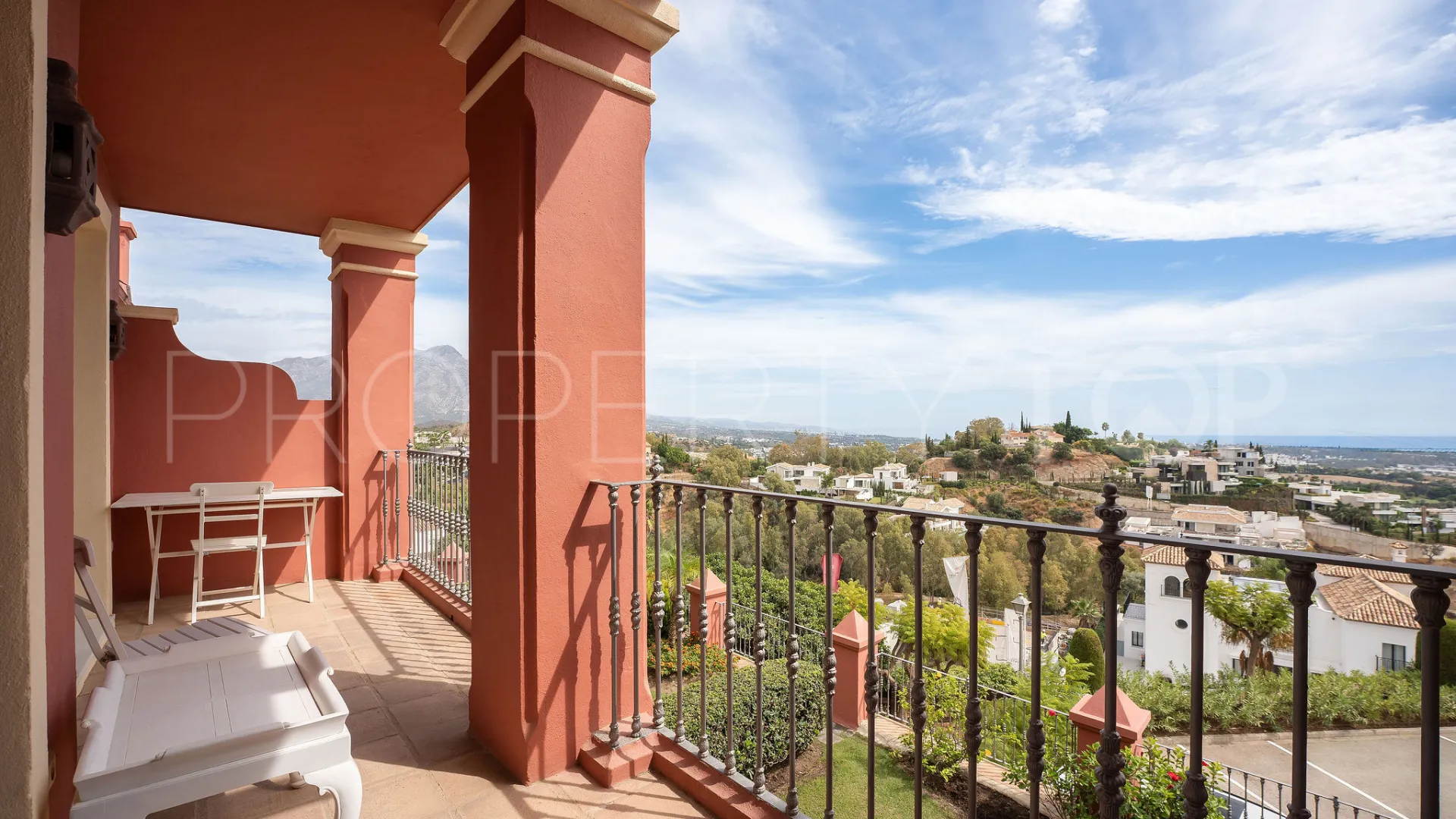 Town house in Monte Halcones for sale