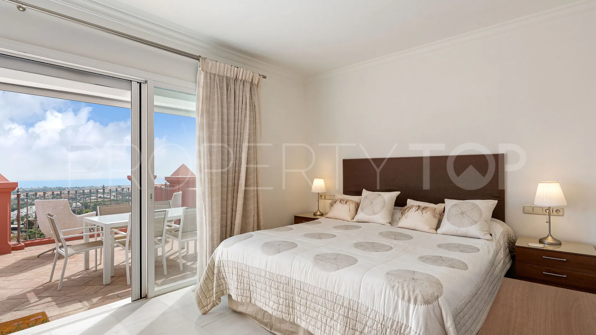 Town house in Monte Halcones for sale