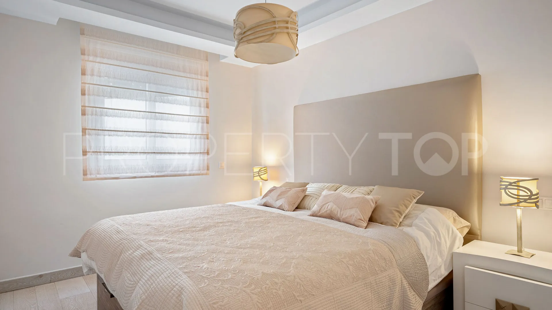 5 bedrooms Nueva Andalucia villa for sale