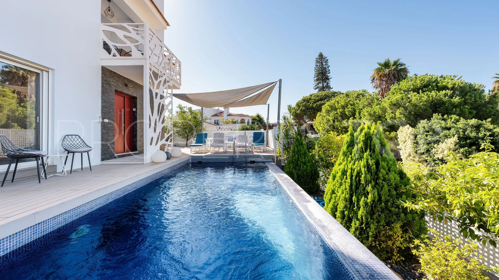 5 bedrooms Nueva Andalucia villa for sale