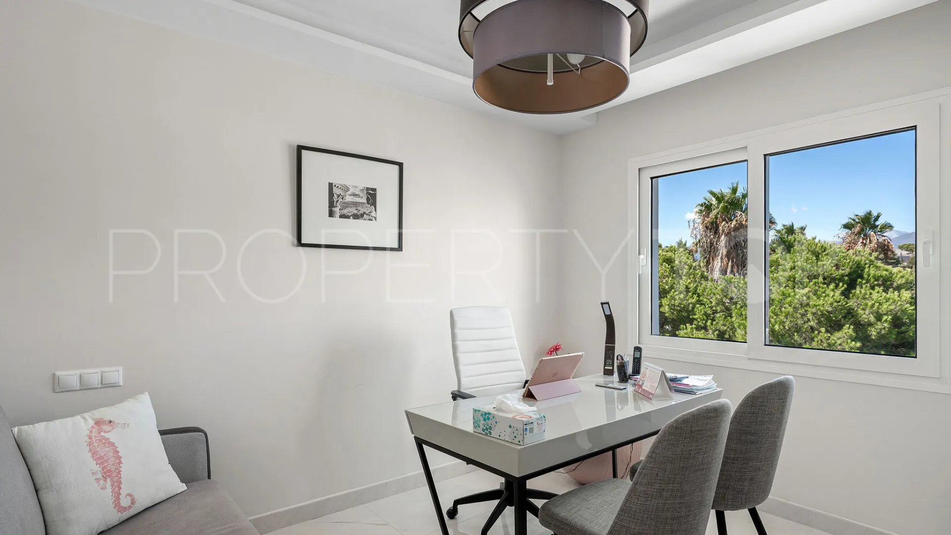5 bedrooms Nueva Andalucia villa for sale