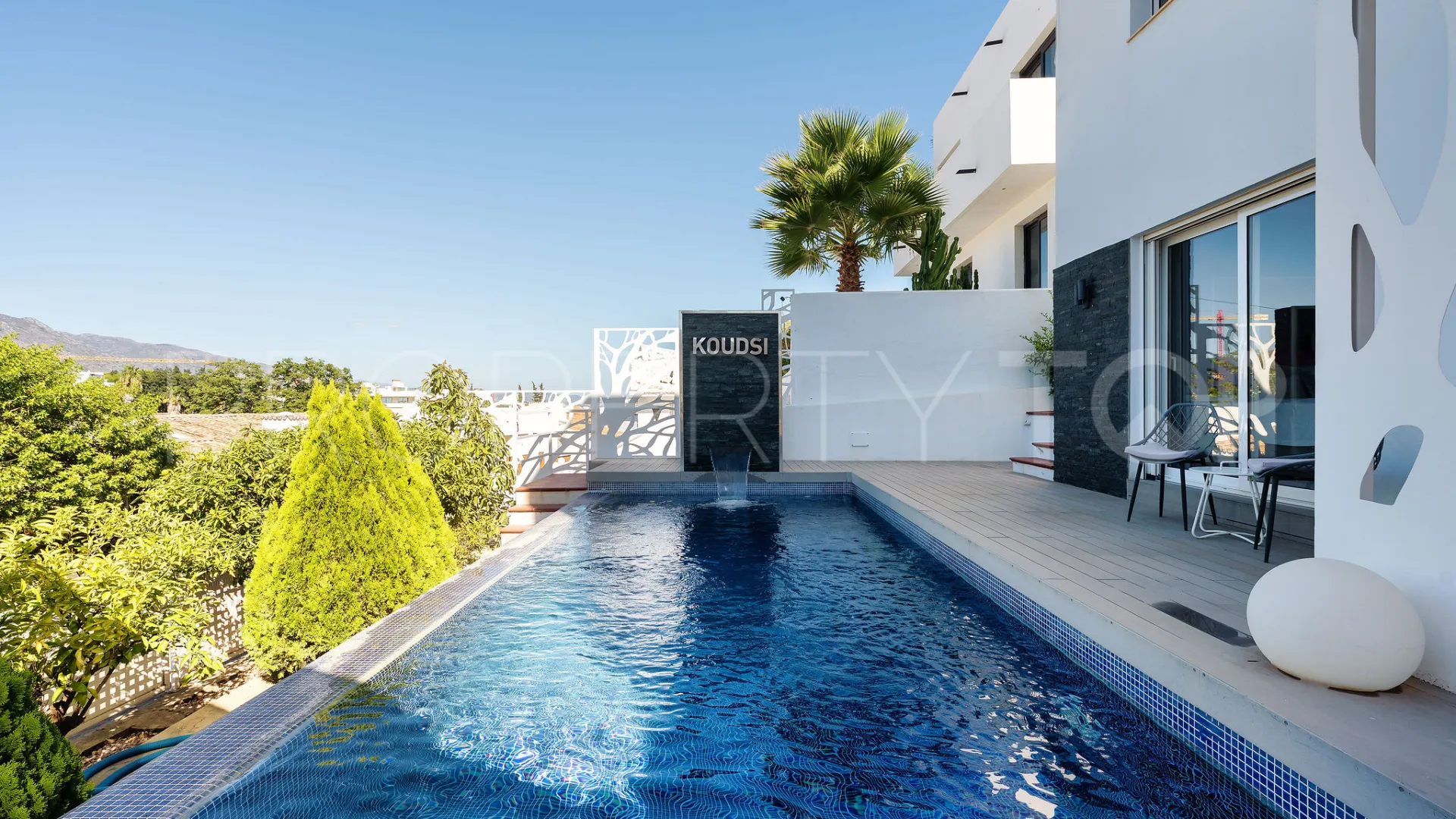 5 bedrooms Nueva Andalucia villa for sale