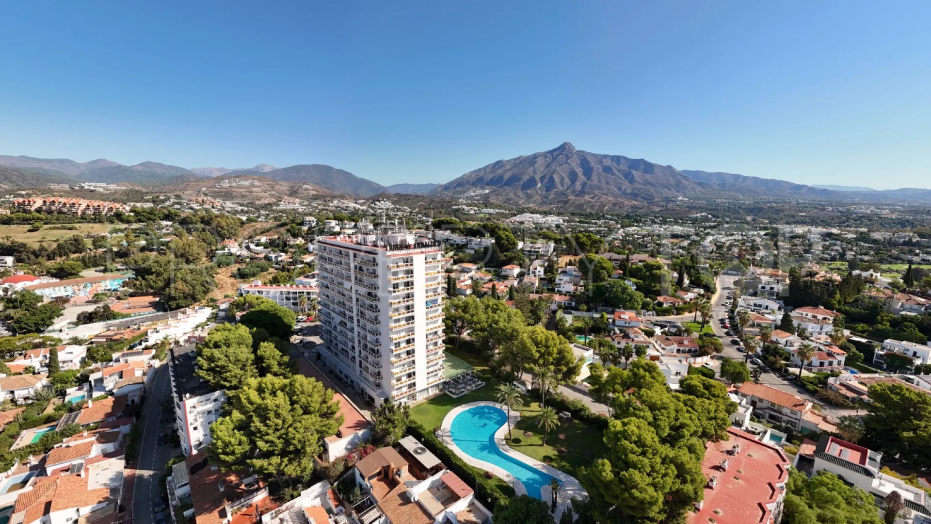 Torre de Andalucia 2 bedrooms apartment for sale