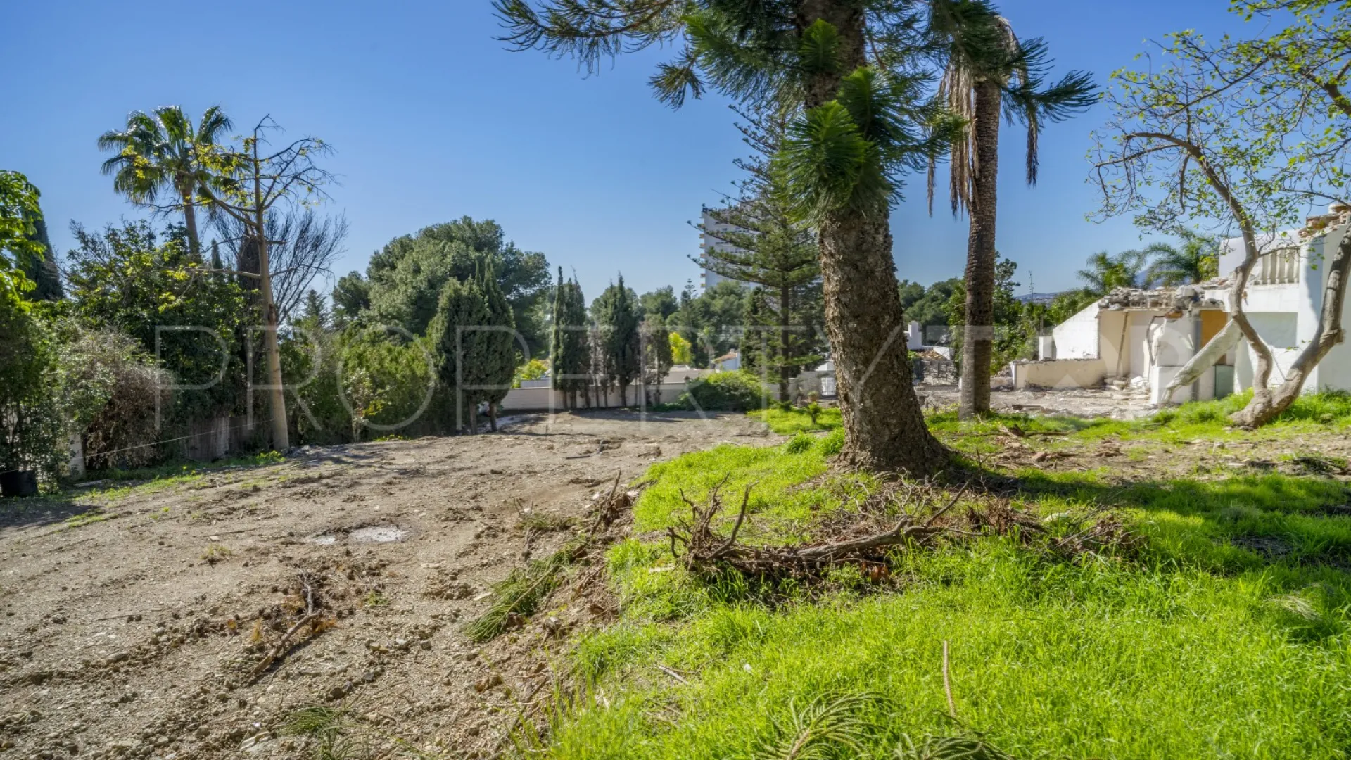 Plot for sale in Nueva Andalucia