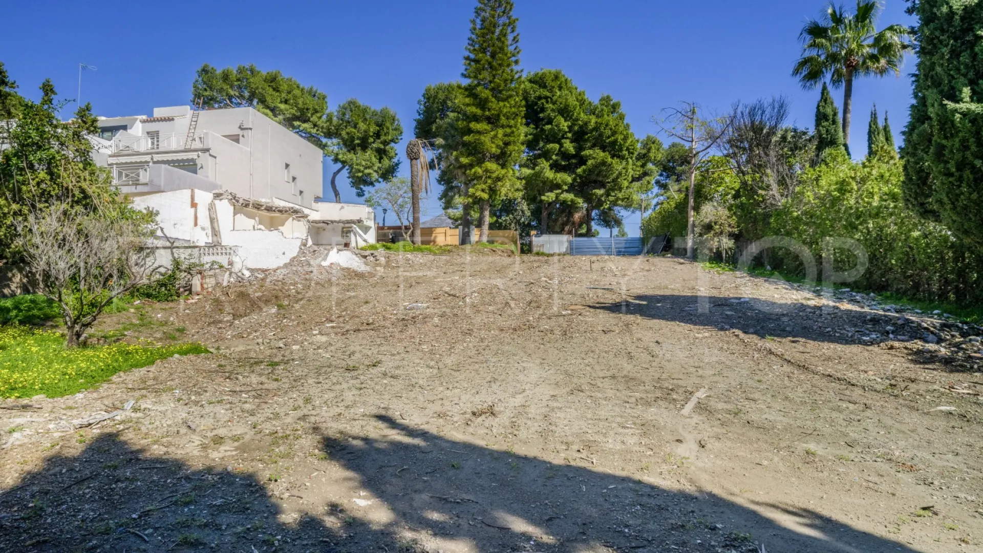 Plot for sale in Nueva Andalucia