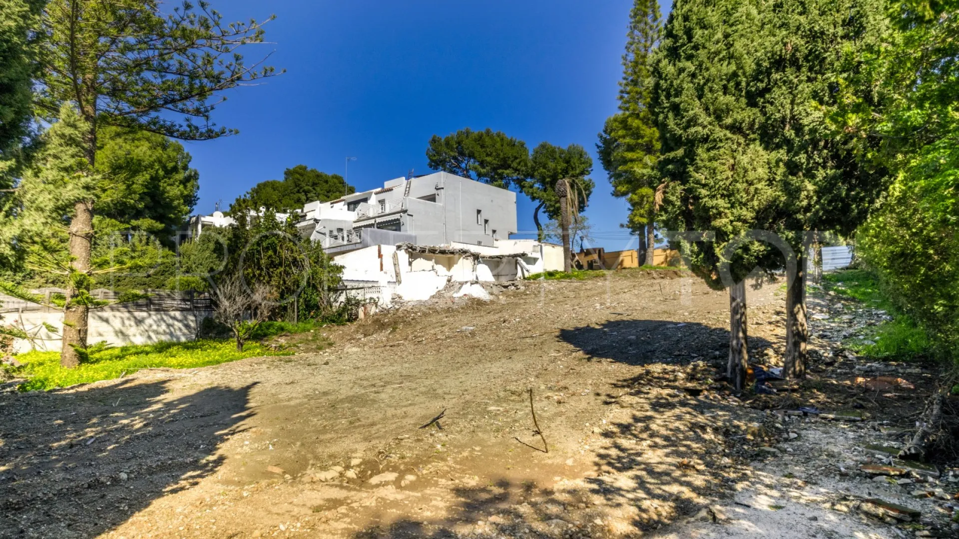 Plot for sale in Nueva Andalucia