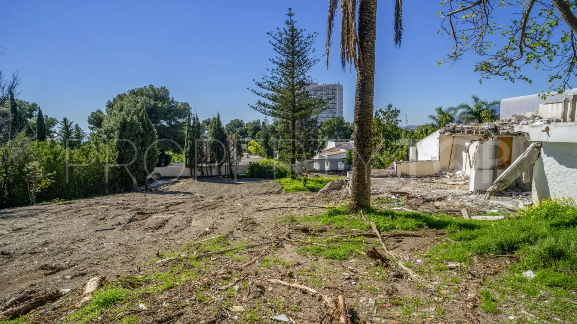 Plot for sale in Nueva Andalucia