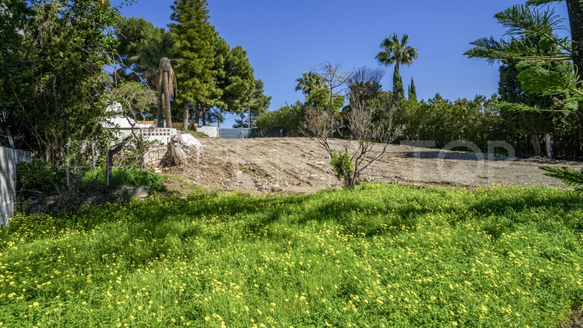 Plot for sale in Nueva Andalucia