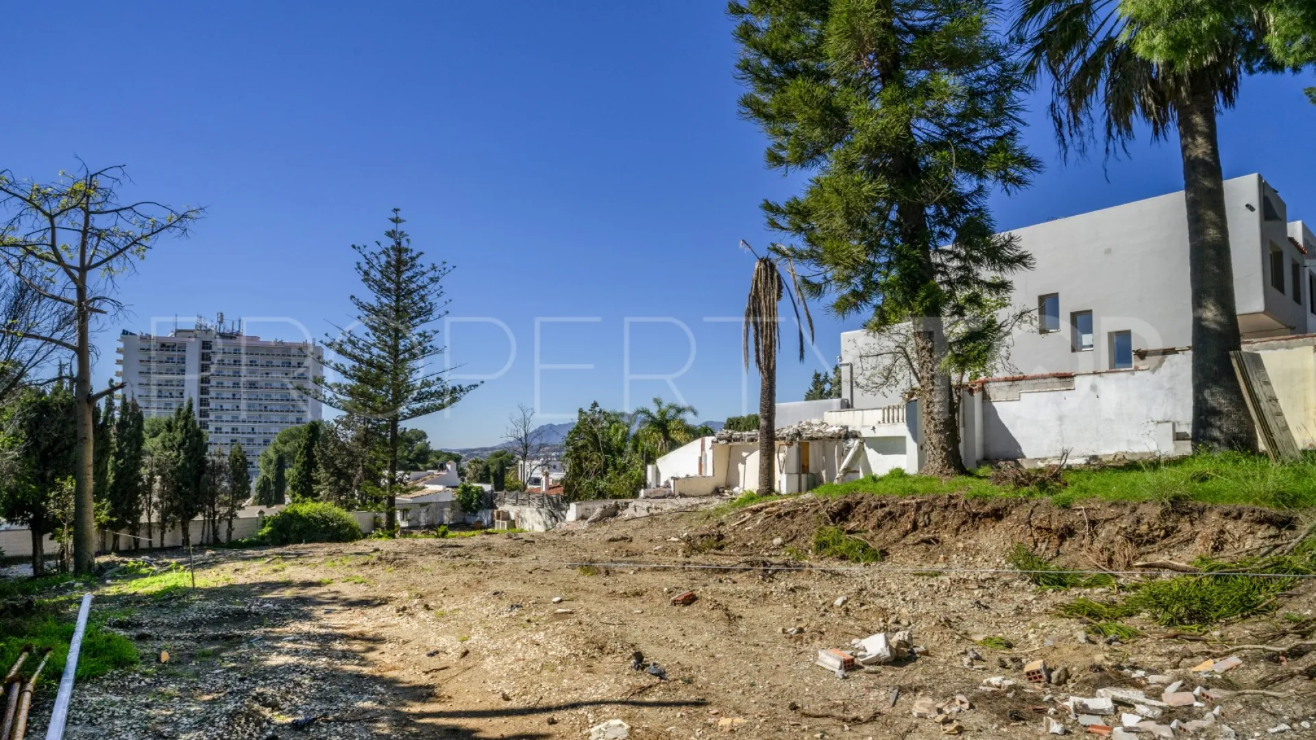 Plot for sale in Nueva Andalucia
